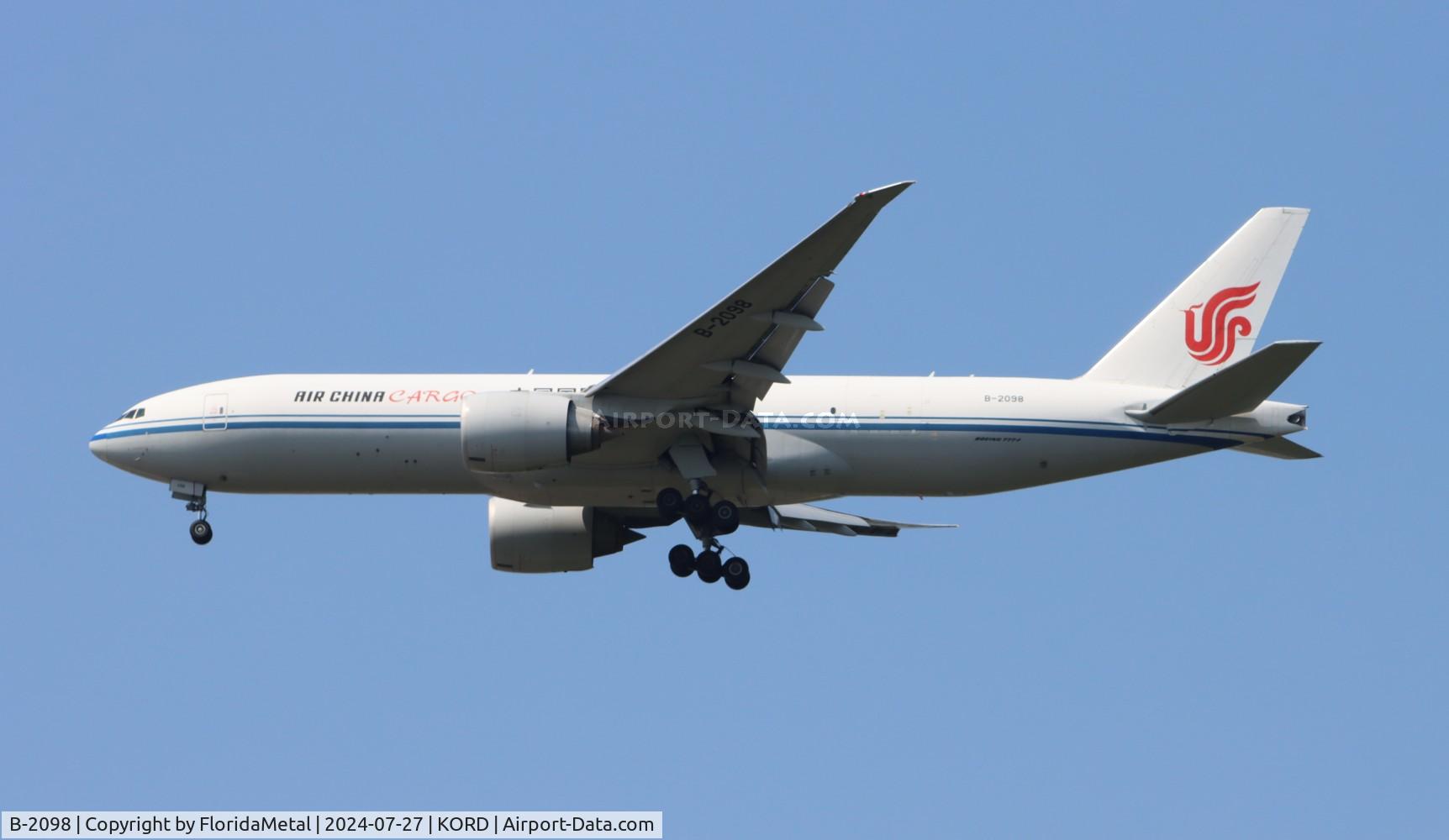 Aircraft B-2098, 2014 Boeing 777-FFT, c/n 44681 l/n 1210, CAO 77L zx anc-ord, at KORD, photo by FloridaMetal
