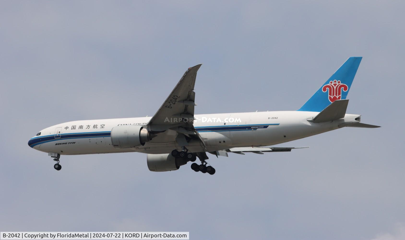 Aircraft B-2042, 2013 Boeing 777-F1B, c/n 41633 l/n 1126, CSN 77L zx anc-ord, at KORD, photo by FloridaMetal