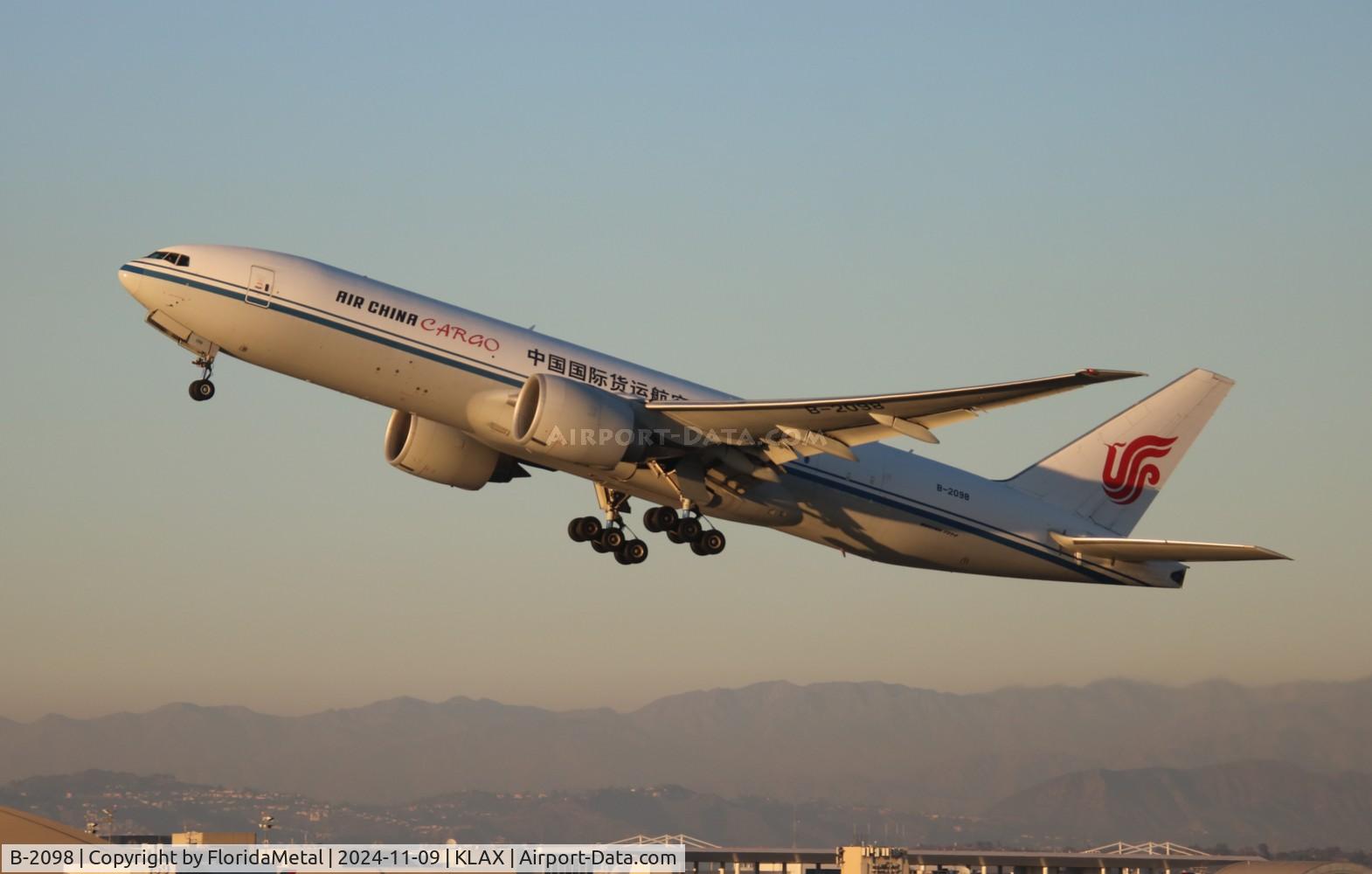 Aircraft B-2098, 2014 Boeing 777-FFT, c/n 44681 l/n 1210, CAO 77L zx lax-szx, at KLAX, photo by FloridaMetal