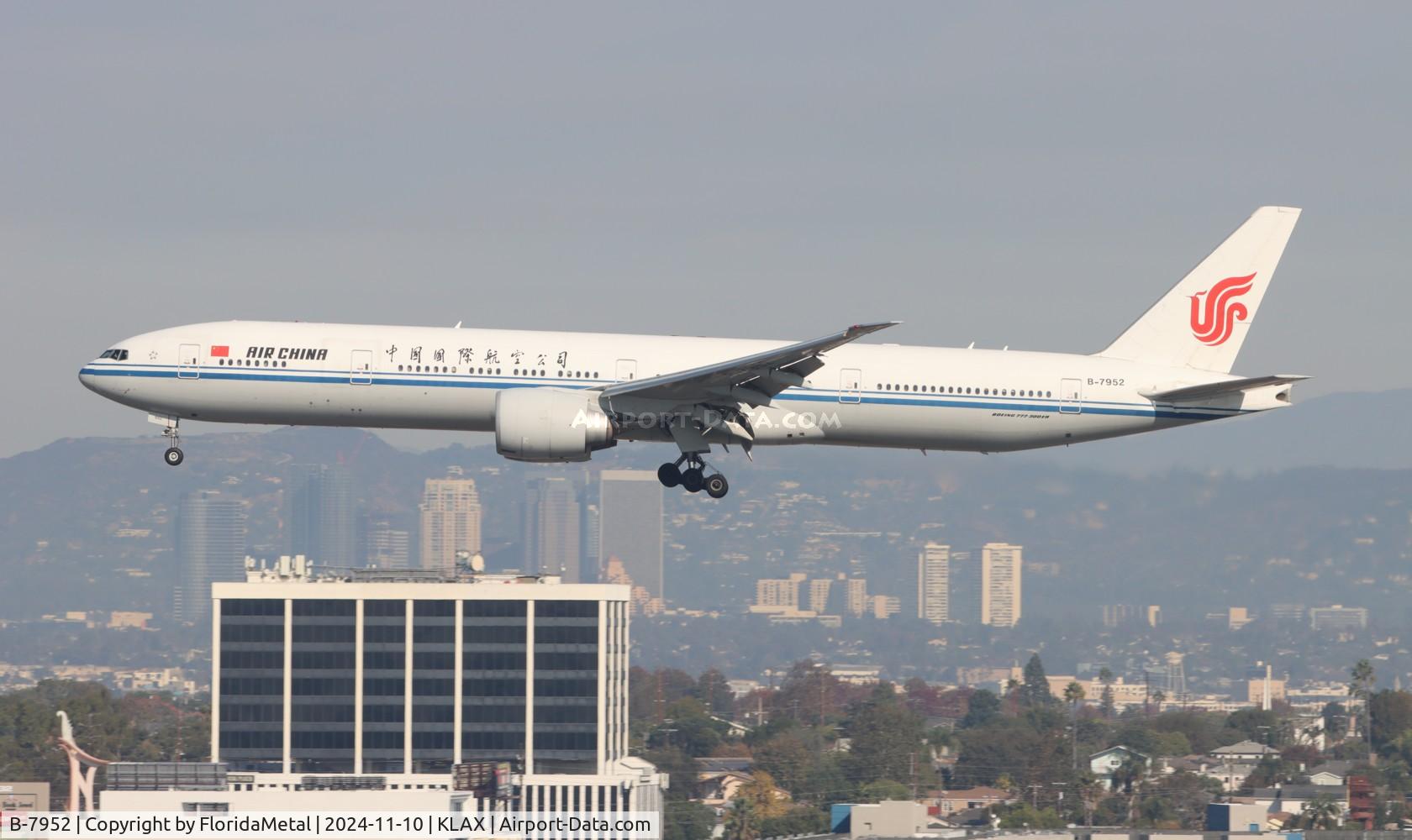 Aircraft B-7952, 2016 Boeing 777-39L/ER, c/n 63352, CCA 773 zx pek-lax, at KLAX, photo by FloridaMetal