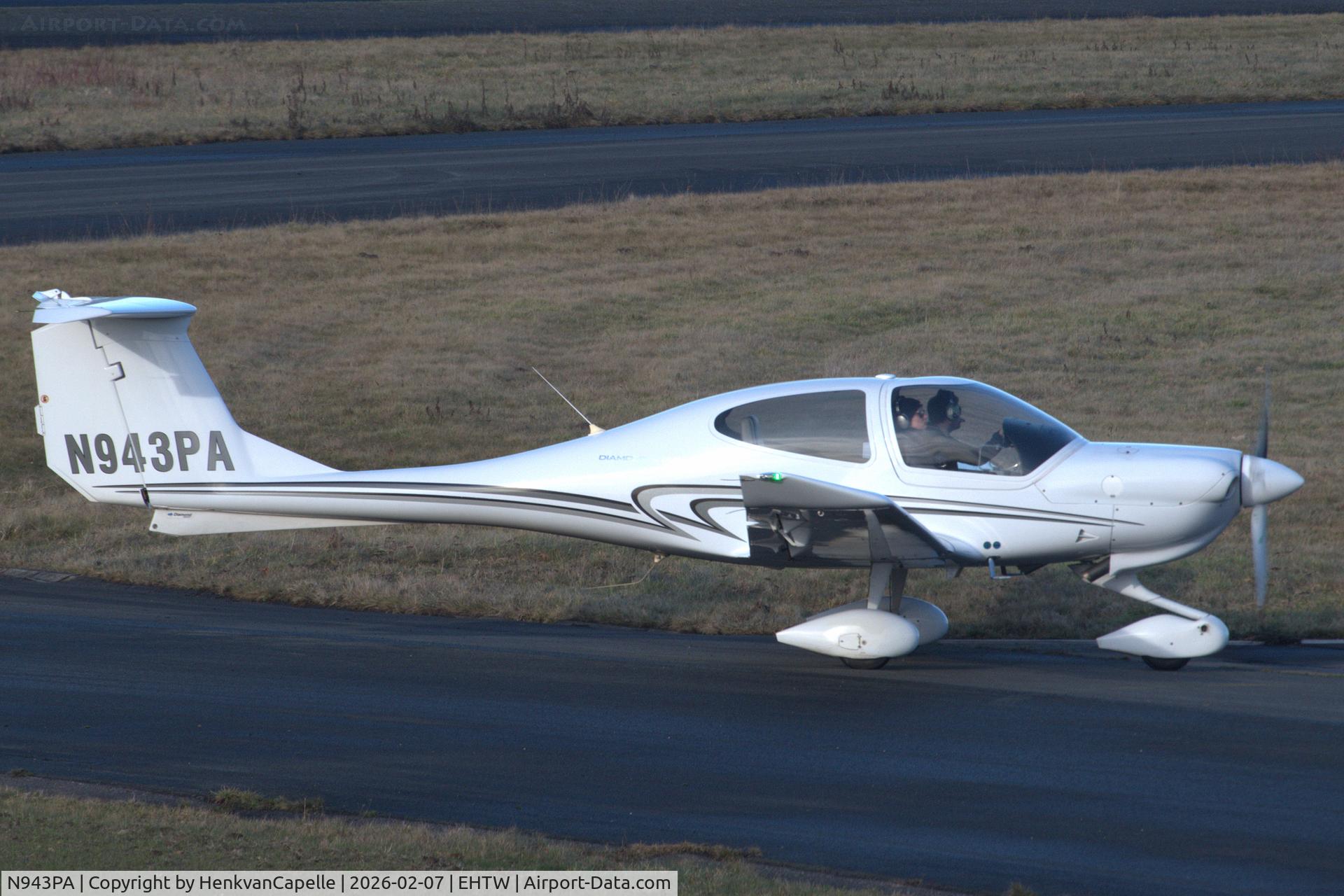 Aircraft N943PA, 2008 Diamond DA-40 Diamond Star, c/n 40.913, Diamond DA-40 XLS Diamond Star taxying in at Twente, at EHTW, photo by HenkvanCapelle