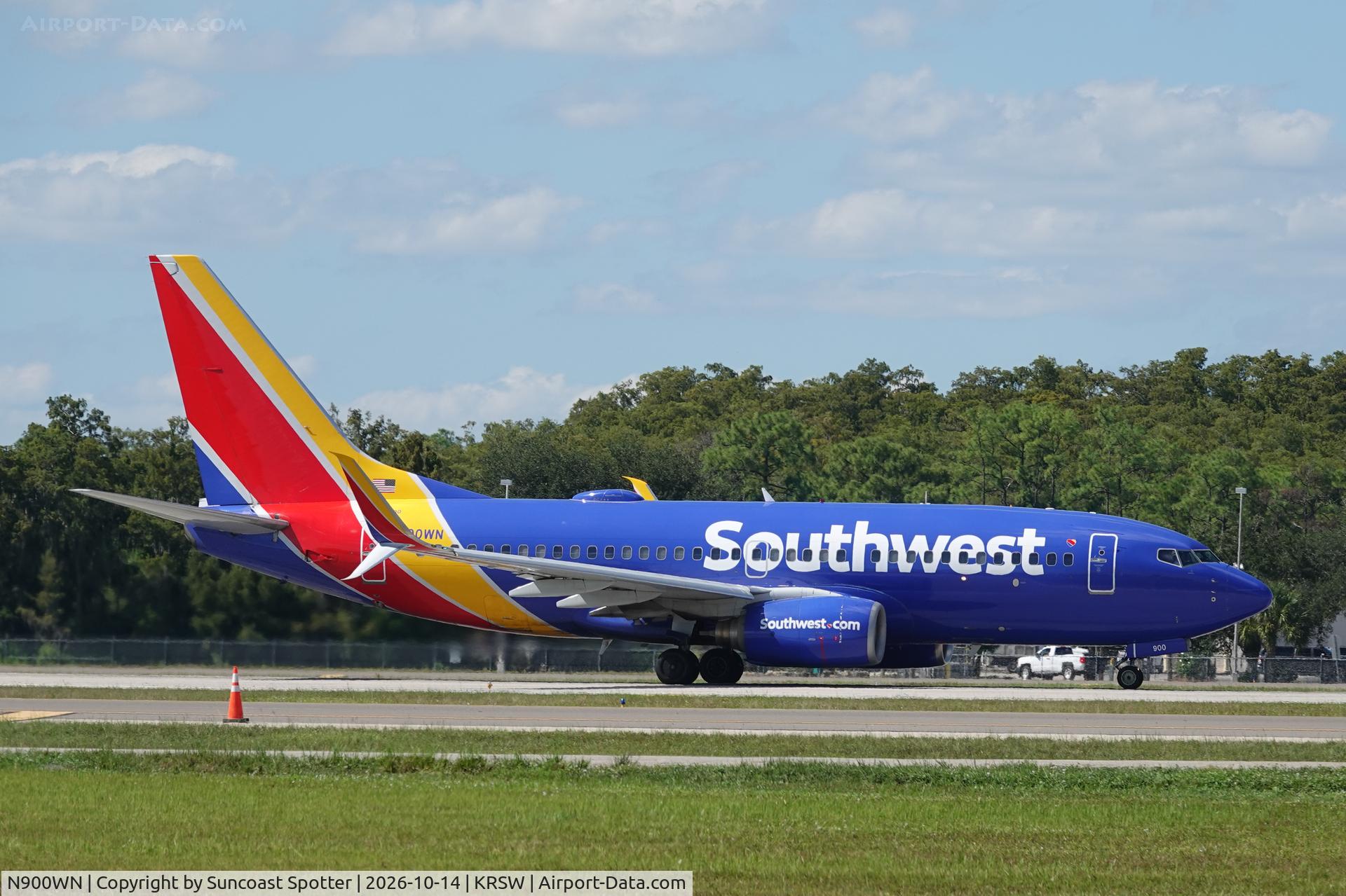 Aircraft N900WN, 2007 Boeing 737-7H4, c/n 32544, Southwest 1507 departs Southwest Florida International Airport enroute to Milwaukee-Mitchell International Airport, at KRSW, photo by Suncoast Spotter