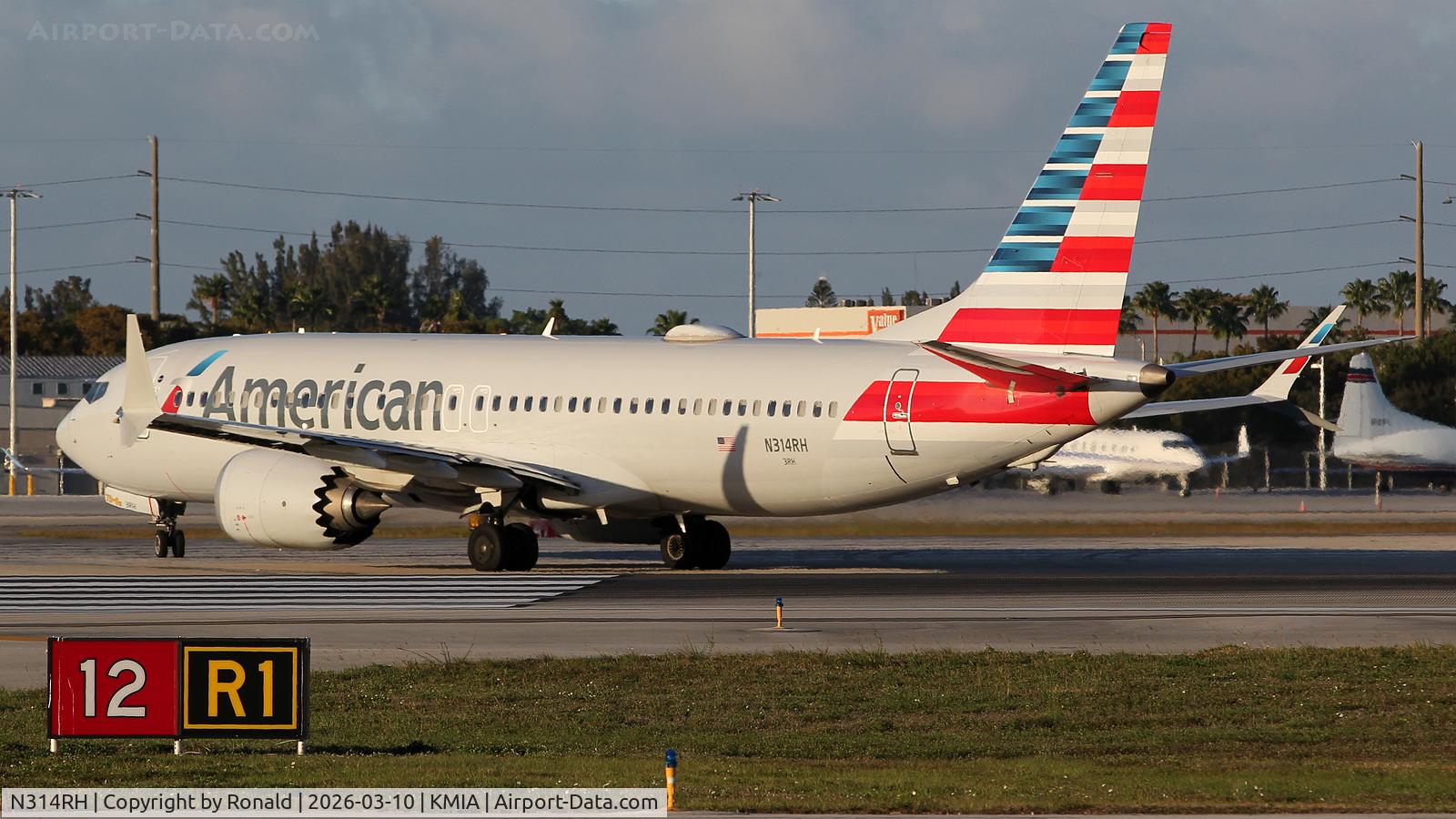Aircraft N314RH, 2018 Boeing 737-8 MAX, c/n 44455 l/n 6884, at mia, at KMIA, photo by Ronald