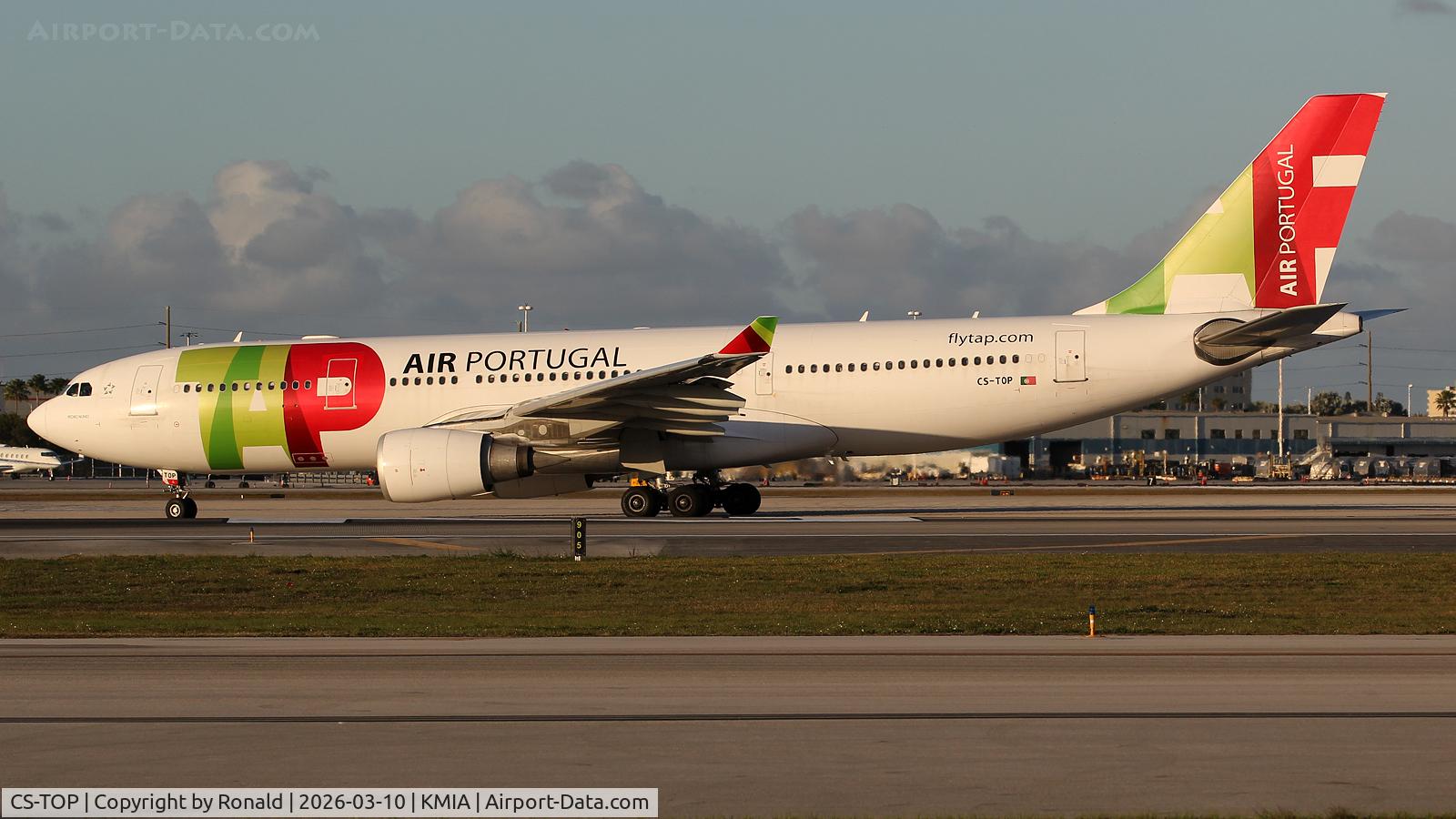 Aircraft CS-TOP, 2008 Airbus A330-202, c/n 934, at mia, at KMIA, photo by Ronald