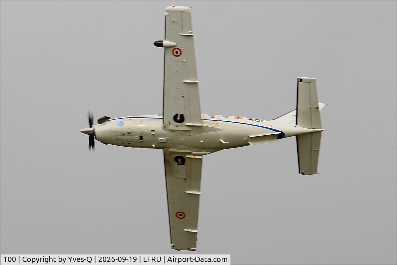 Aircraft 100, Socata TBM-700, c/n 100, Socata TBM-700, On display, Morlaix-Ploujean airport (LFRU-MXN), at LFRU, photo by Yves-Q