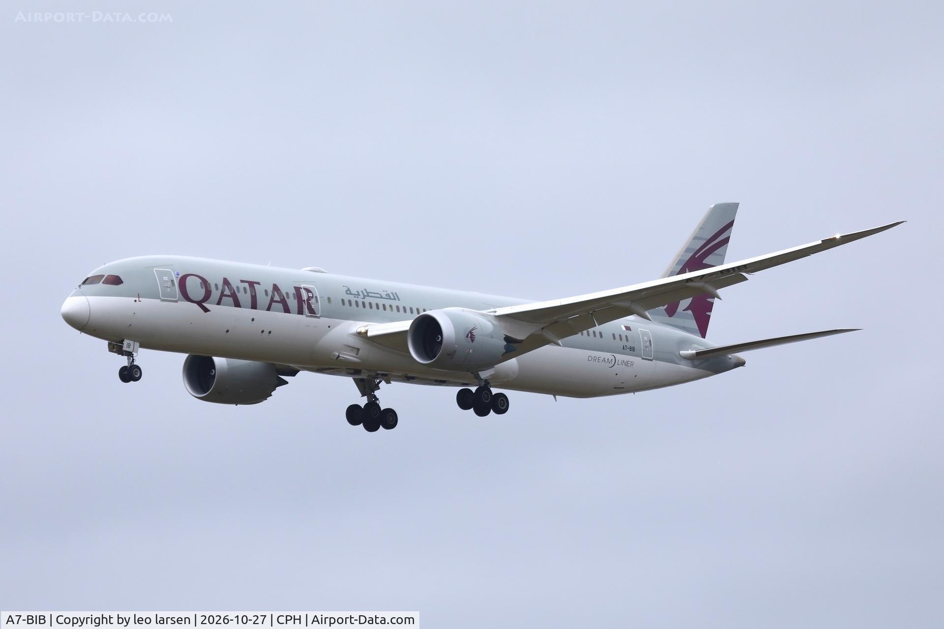 Aircraft A7-BIB, 2025 Boeing 787-9 Dreamliner, c/n 64237 l/n 1304, Copenhagen 27.10.2026, at CPH, photo by leo larsen