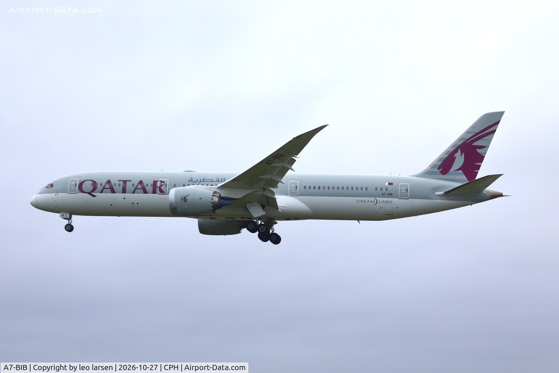 Aircraft A7-BIB, 2025 Boeing 787-9 Dreamliner, c/n 64237 l/n 1304, Copenhagen 27.10.2026, at CPH, photo by leo larsen