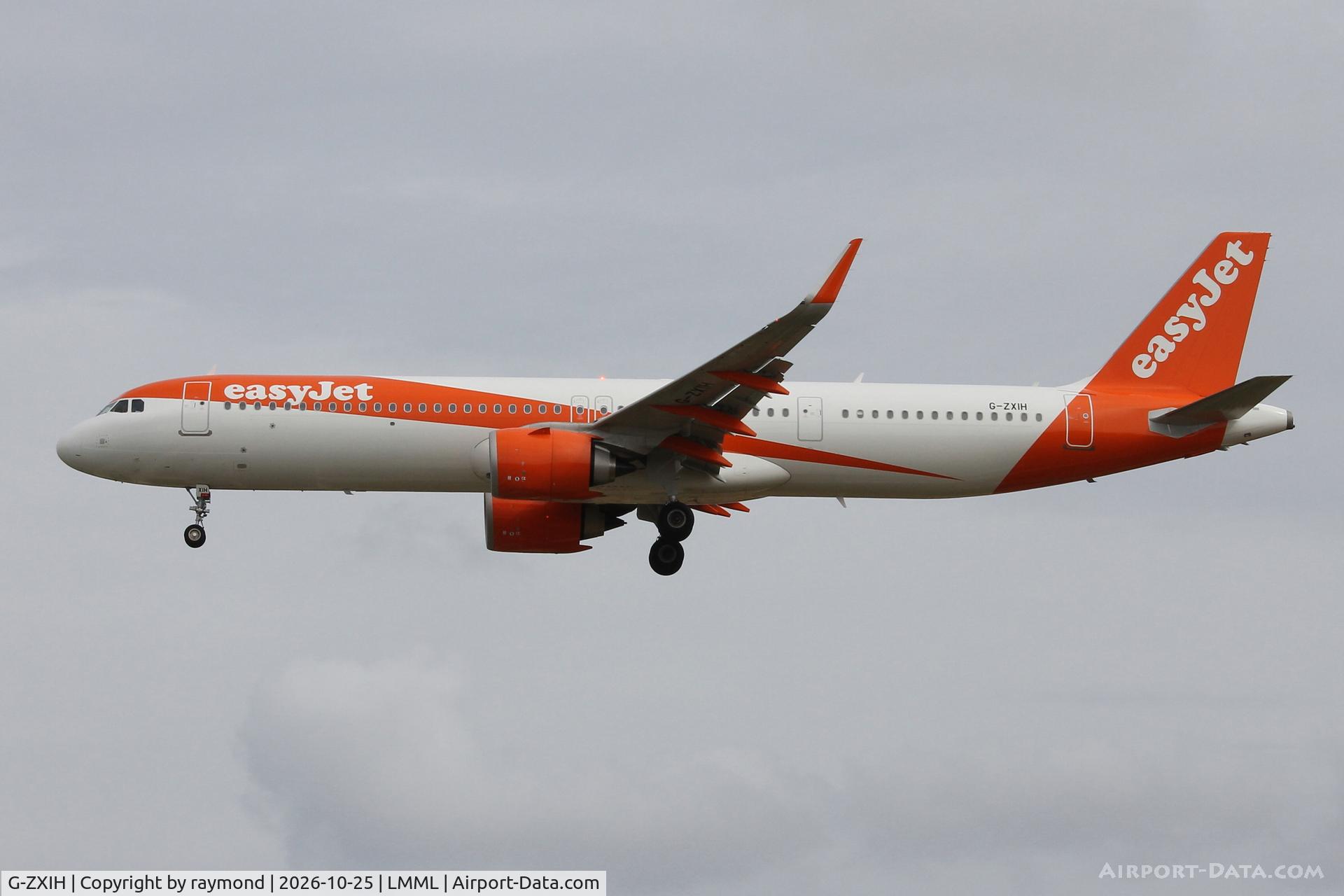 Aircraft G-ZXIH, Airbus A321-251 NX, c/n 13396, Airbus A321-251NX reg G-ZXIH of Easyjet approaching RW31 MLA., at LMML, photo by raymond