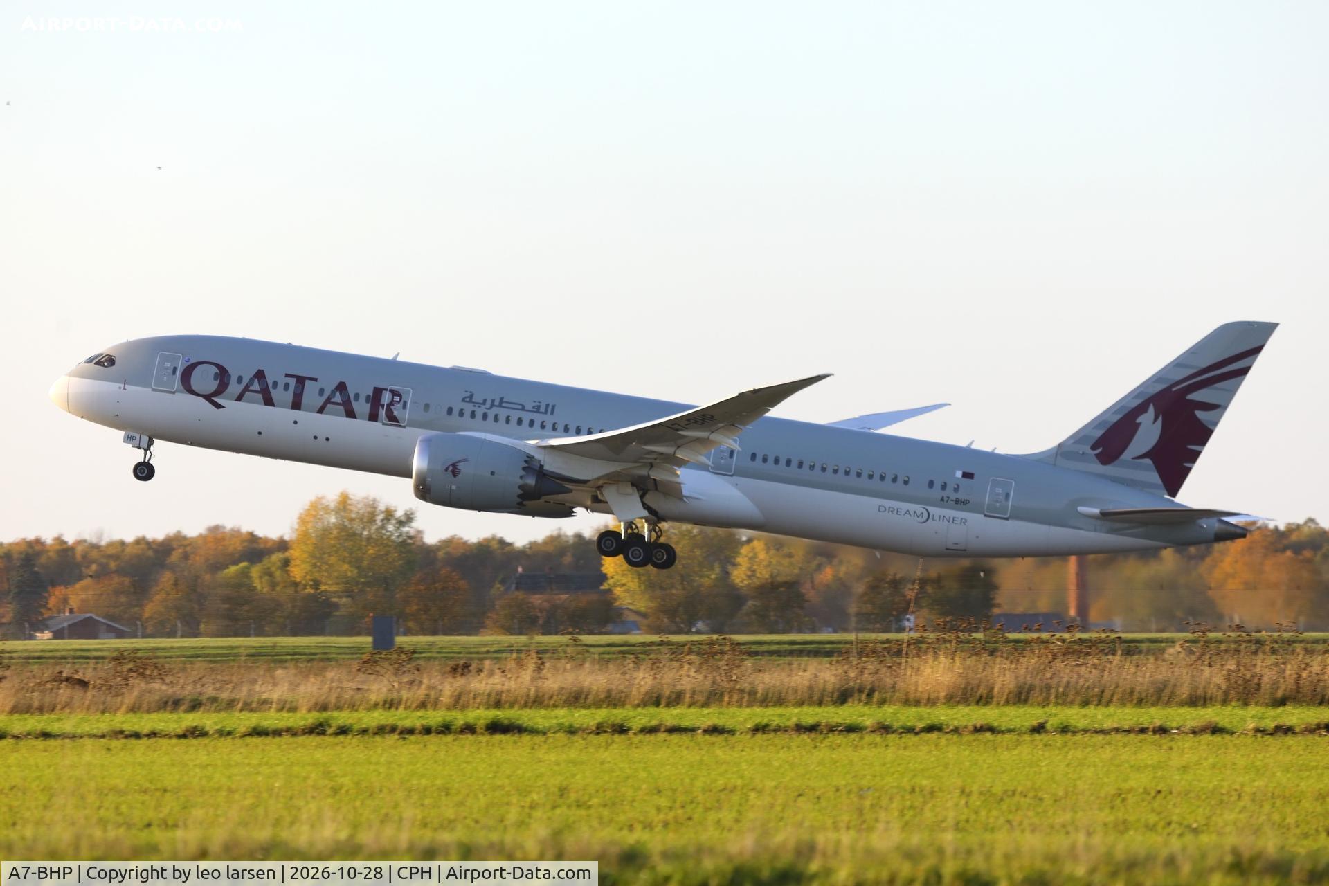 Aircraft A7-BHP, 2021 Boeing 787-9 Dreamliner Dreamliner, c/n 64224 l/n 1119, Copenhagen 28.10.2026, at CPH, photo by leo larsen