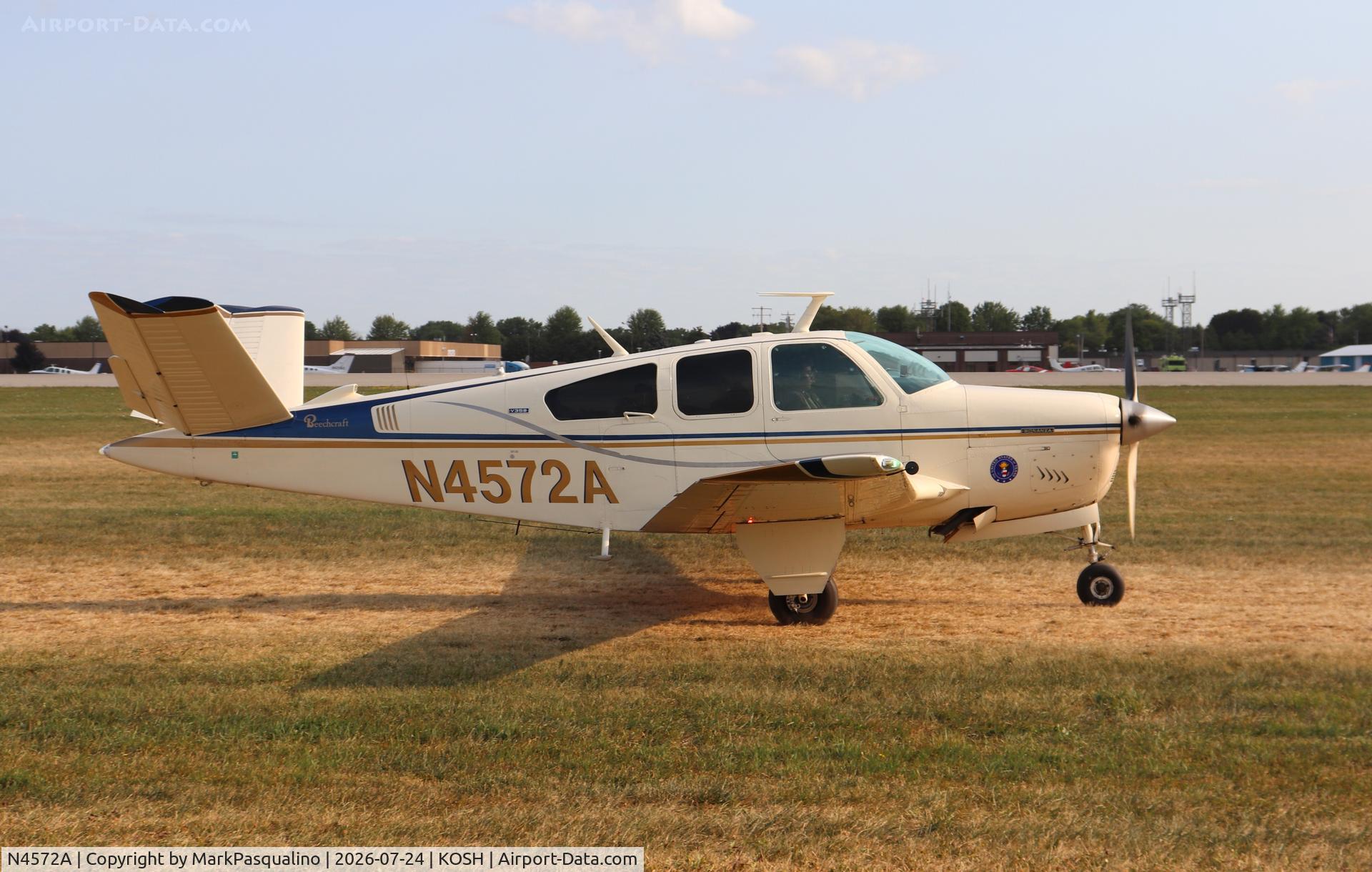 Aircraft N4572A, 1970 Beech V35B Bonanza, c/n D-9150, Beech V35B, at KOSH, photo by MarkPasqualino