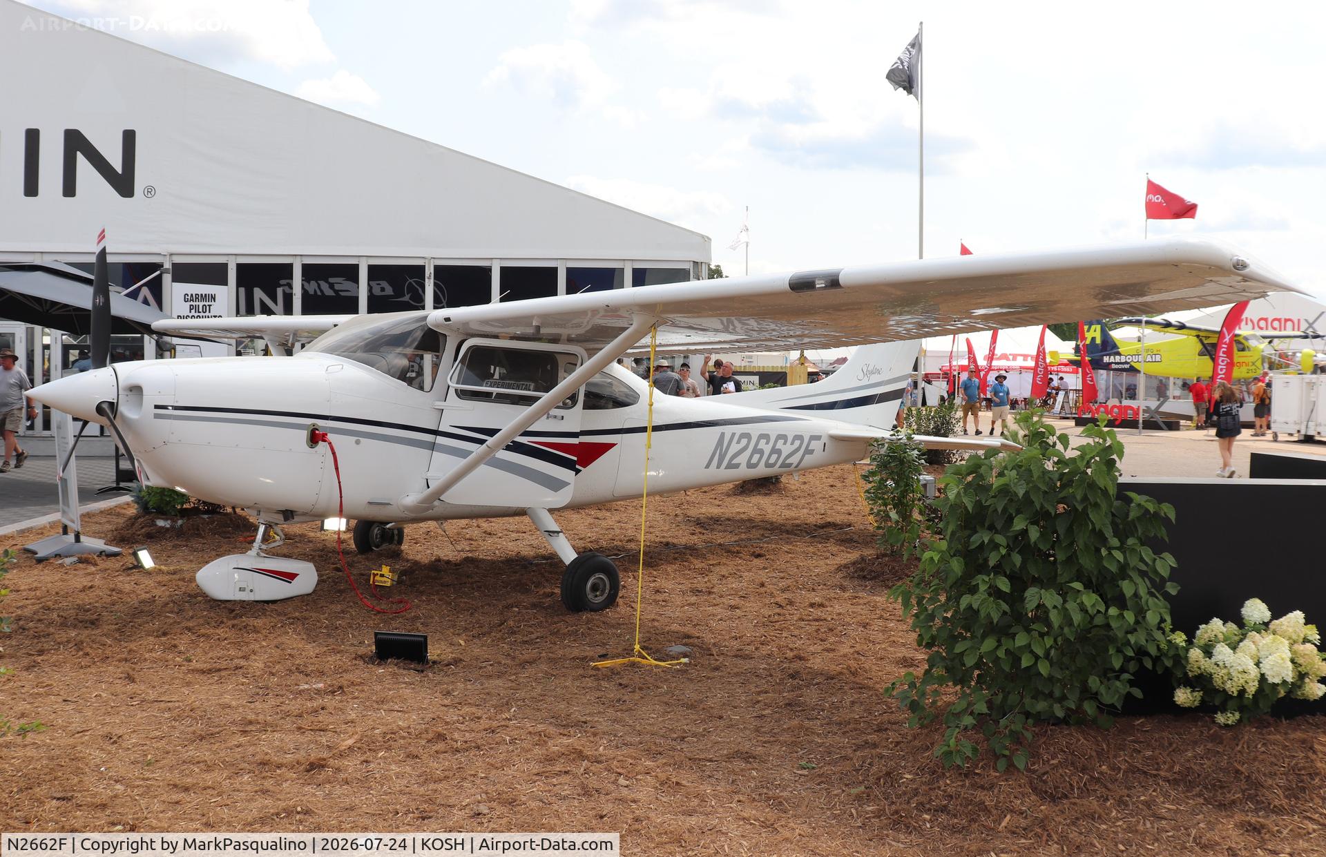 Aircraft N2662F, 1998 Cessna 182S Skylane, c/n 18280337, Cessna 182S, at KOSH, photo by MarkPasqualino