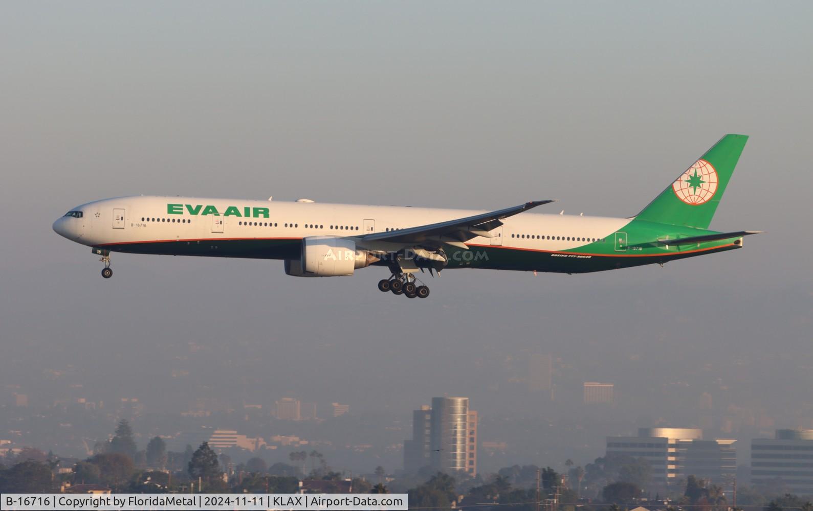 Aircraft B-16716, 2009 Boeing 777-35E/ER, c/n 32642 l/n 822, EVA 773 zx tpe-lax, at KLAX, photo by FloridaMetal