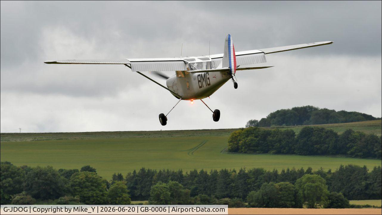 Aircraft G-JDOG, 1957 Cessna 305C (0-1E), c/n 24541, Cessna 305C arriving at Draycott Farm fly-in, at GB-0006, photo by Mike_Y