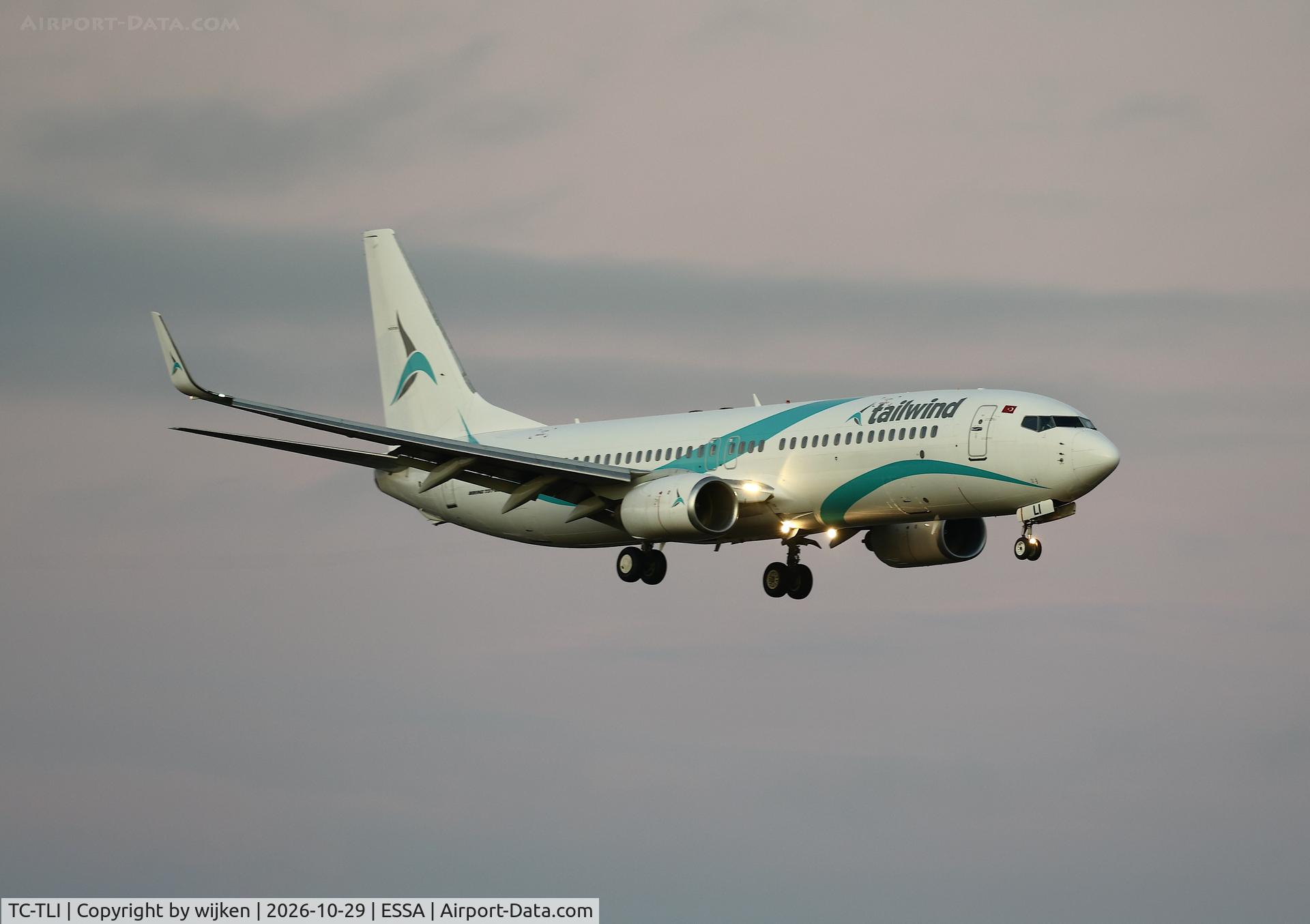 Aircraft TC-TLI, 2009 Boeing 737-8FZ, c/n 29682 l/n 2853, Rwy 19L, at ESSA, photo by wijken