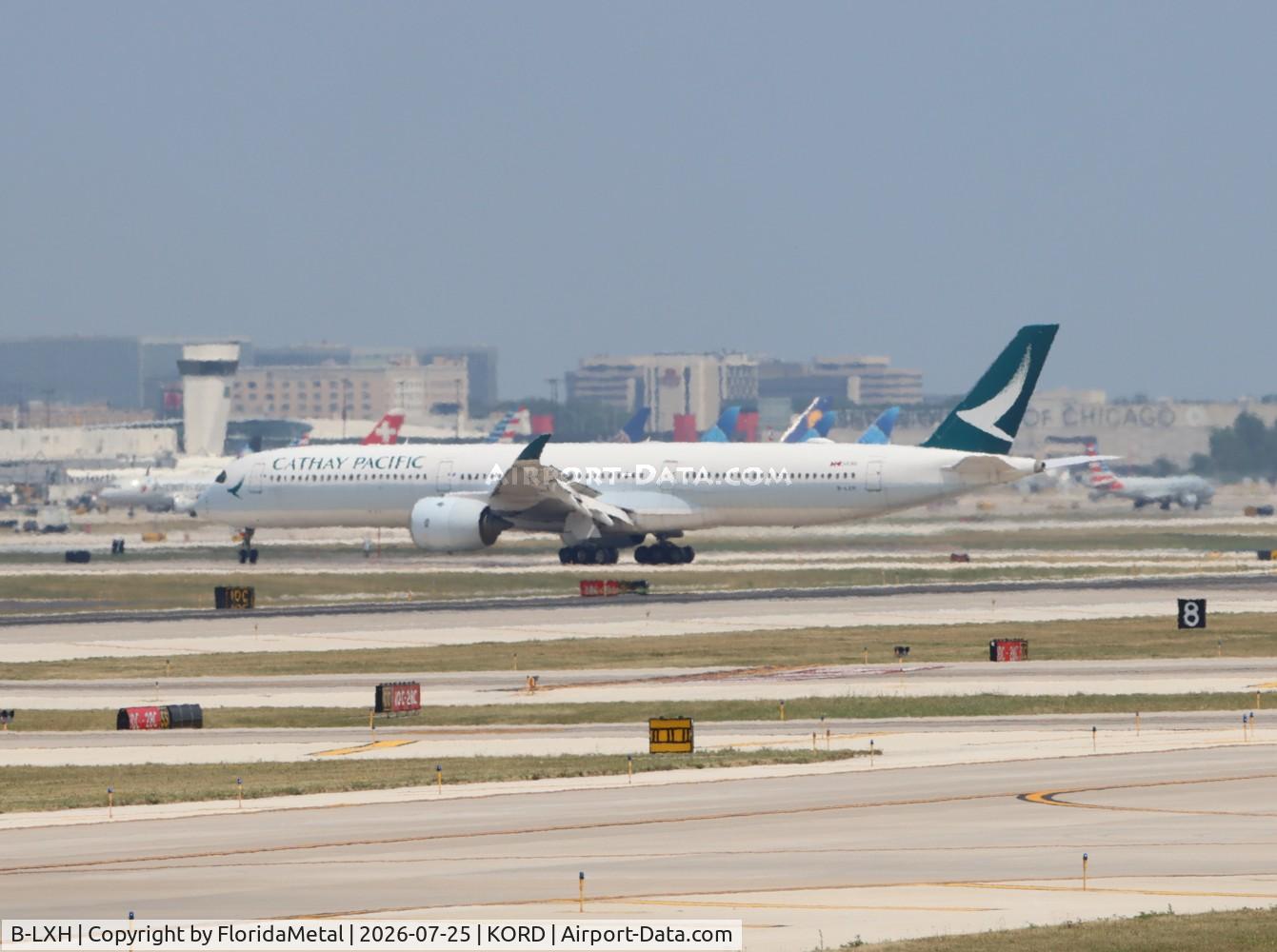 Aircraft B-LXH, 2018 Airbus A350-1041, c/n 258, CPA A35X zx hkg-ord, at KORD, photo by FloridaMetal