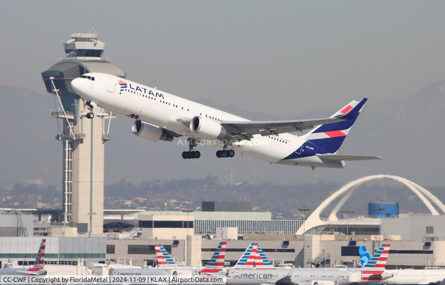 Aircraft CC-CWF, 2006 Boeing 767-316/ER, c/n 34626 l/n 940, LATAM 763 zx lax-lim, at KLAX, photo by FloridaMetal