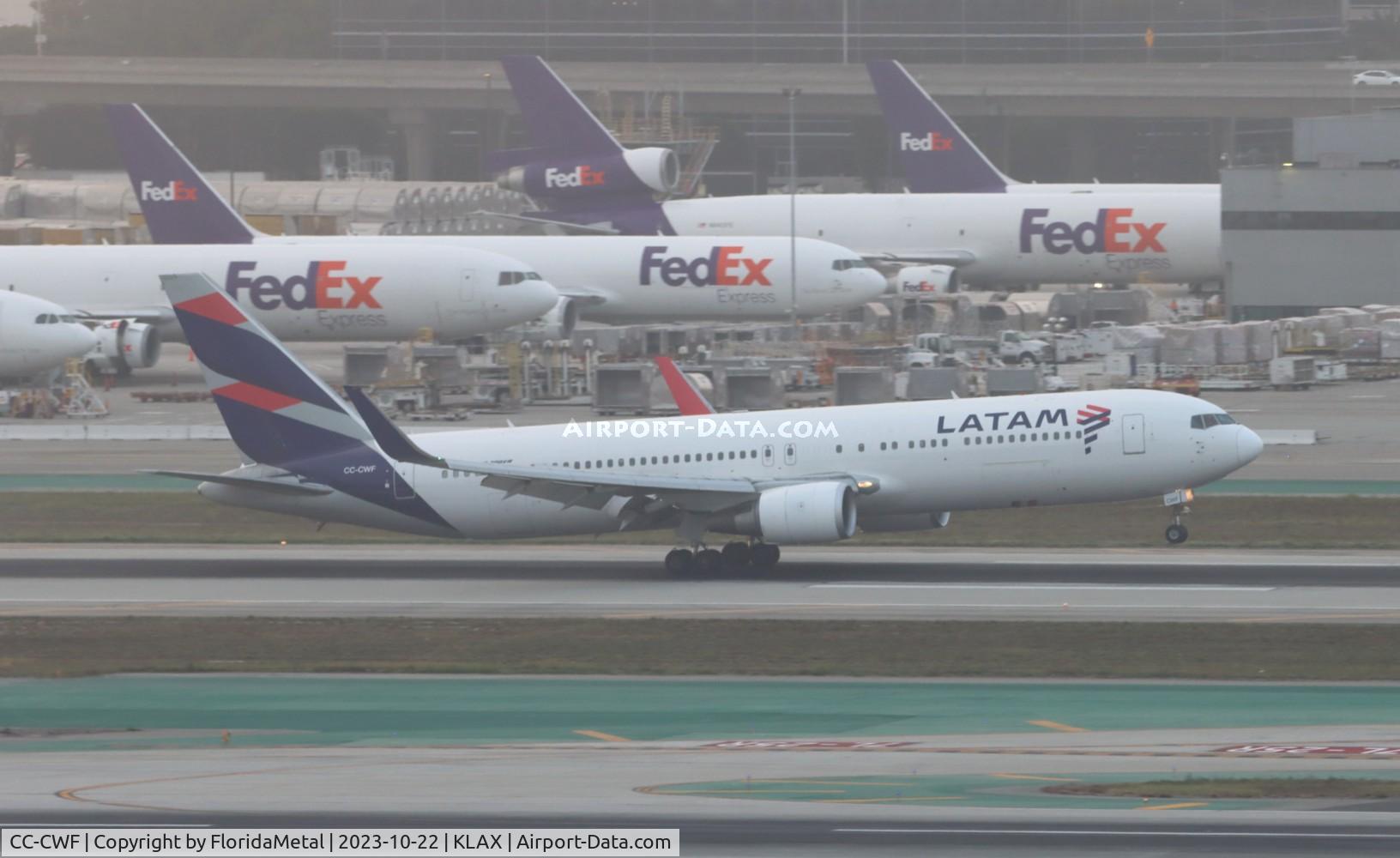 Aircraft CC-CWF, 2006 Boeing 767-316/ER, c/n 34626 l/n 940, LATAM 763 zx lim-lax, at KLAX, photo by FloridaMetal