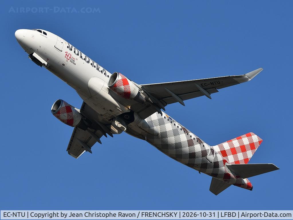 Aircraft EC-NTU, 2014 Airbus A320-214, c/n 5950, Bordeaux (BOD) Seville (SVQ) V72138, at LFBD, photo by Jean Christophe Ravon / FRENCHSKY