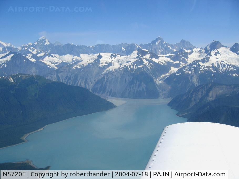 N5720F, 1968 Piper PA-28-140 C/N 28-24933, Alaskan scene/right wing