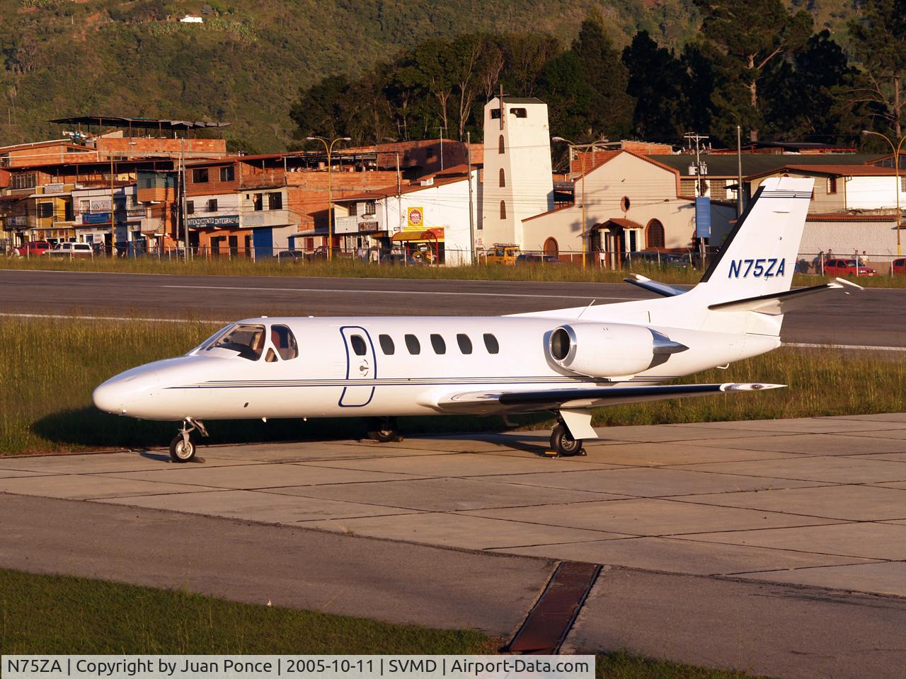 N75ZA, Cessna 550 C/N 550-0214, Parked in concrete ramp, merida, venezuela