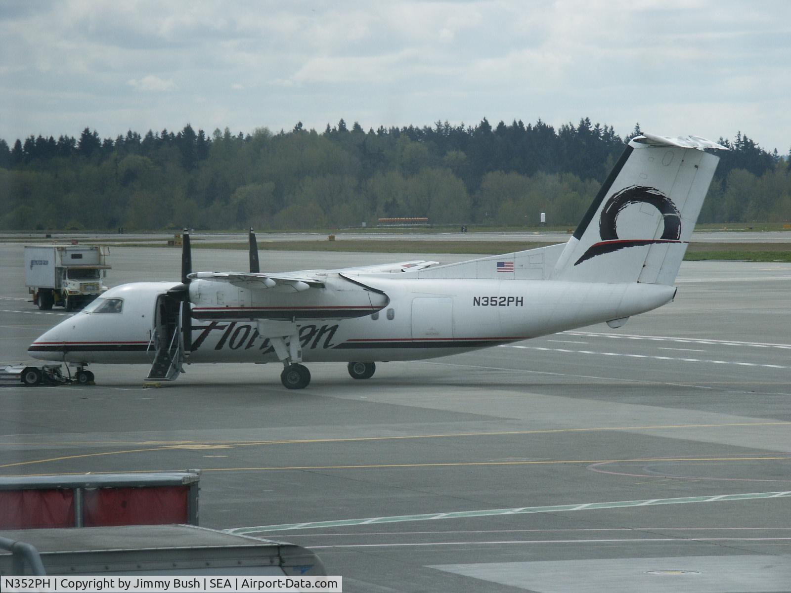 N352PH, 1997 De Havilland Canada DHC-8-202 Dash 8 C/N 494, April 2005