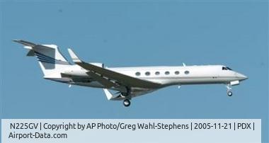 N225GV, 2002 Gulfstream G-V C/N 672, During emergency landing maiden flight 21 nov 2005