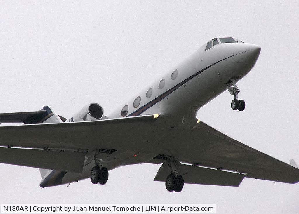 N180AR, 1974 Gulfstream Aerospace G1159B C/N 148, Shor final for rwy 15