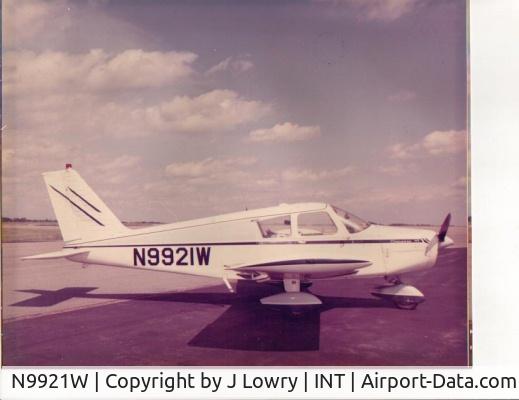 N9921W, 1967 Piper PA-28-140 C/N 28-23443, INT airport 1976