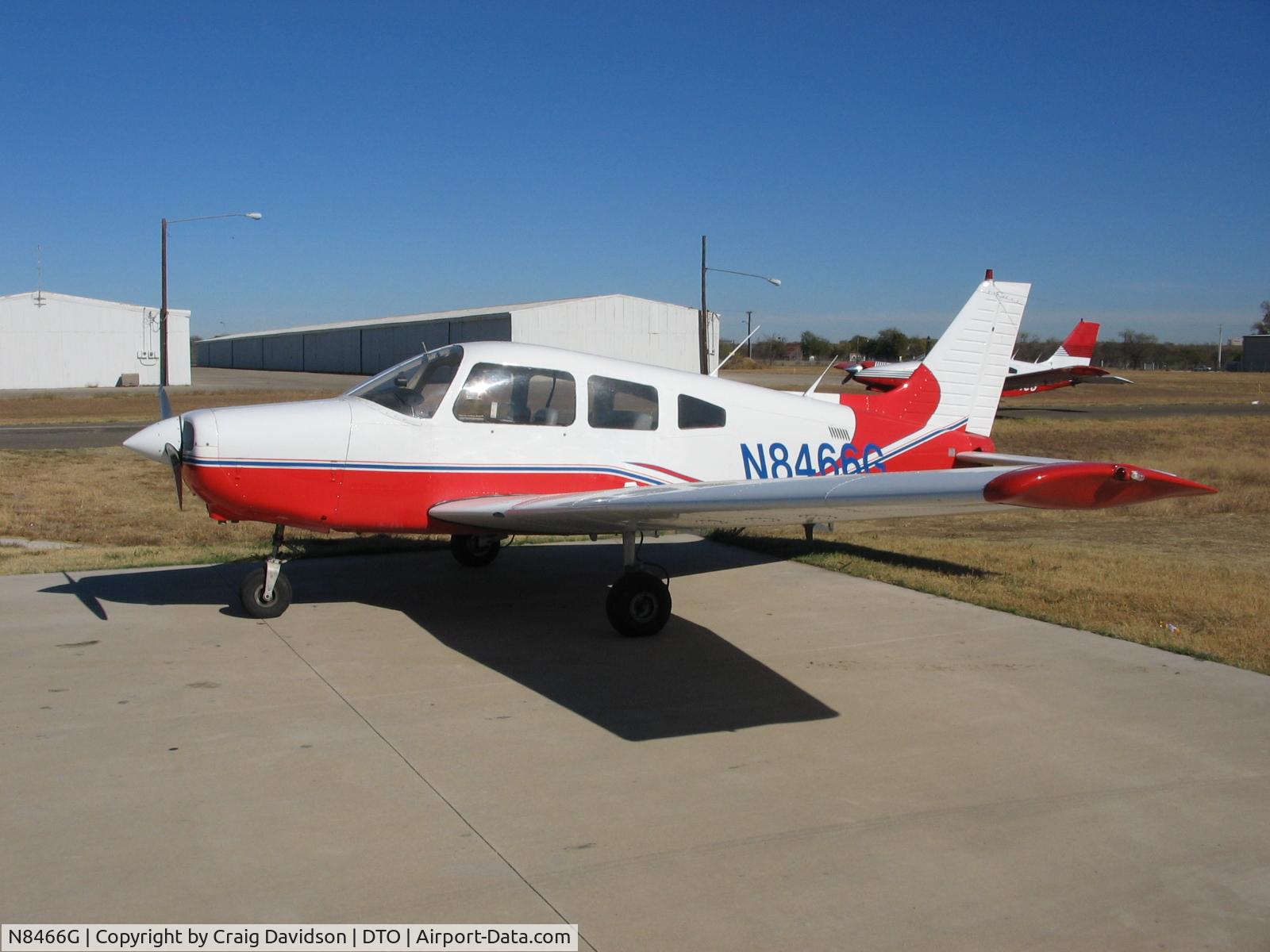 N8466G, 1981 Piper PA-28-161 C/N 28-8216064, Bright colors