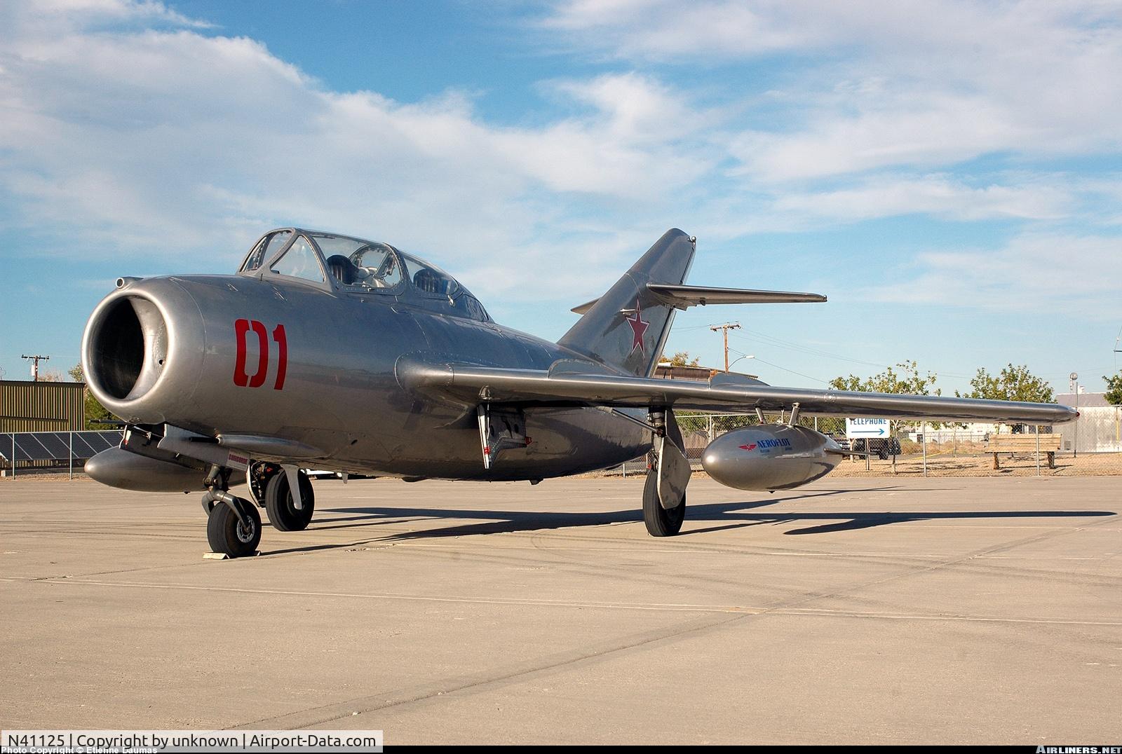 N41125, 1954 PZL-Mielec SBLim-2 (MiG-15UTI) C/N 242266, N41125 on the ramp