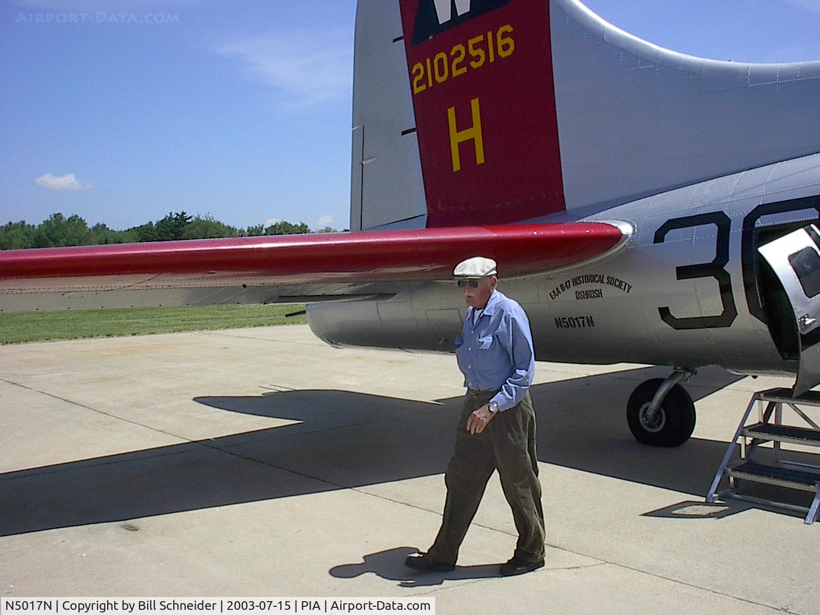 N5017N, 1944 Lockheed/Vega (Boeing) B-17G-105-VE Flying Fortress C/N 8649, Dad-Francis Needham-after ride