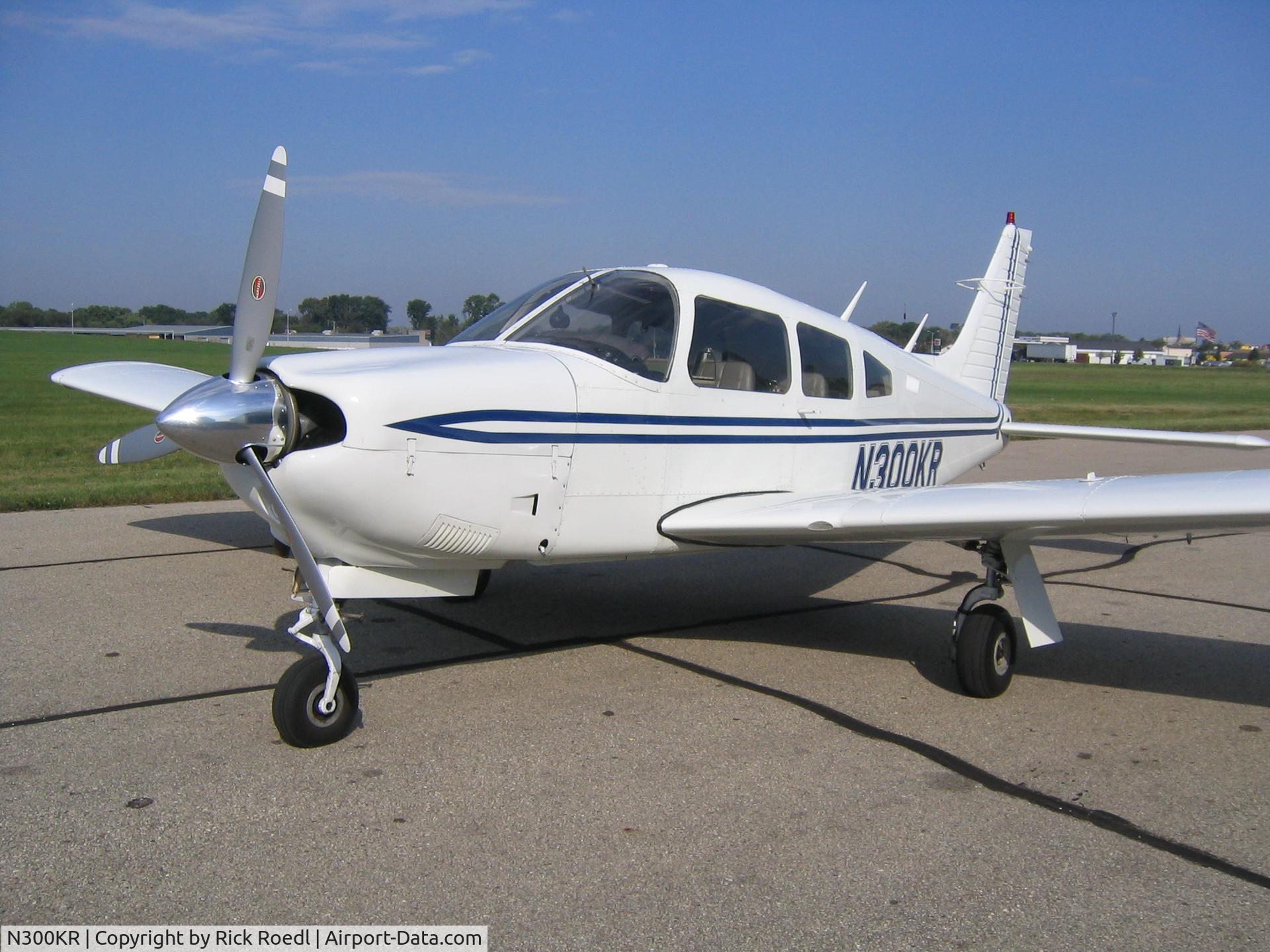 N300KR, 1976 Piper PA-28R-200 C/N 28R-7635210, Originally owned by King Radio, what a panel!