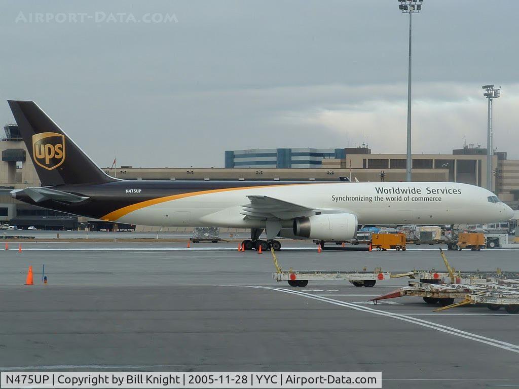 N475UP, 1999 Boeing 757-24APF C/N 28845, Sits here all day waiting for return flight