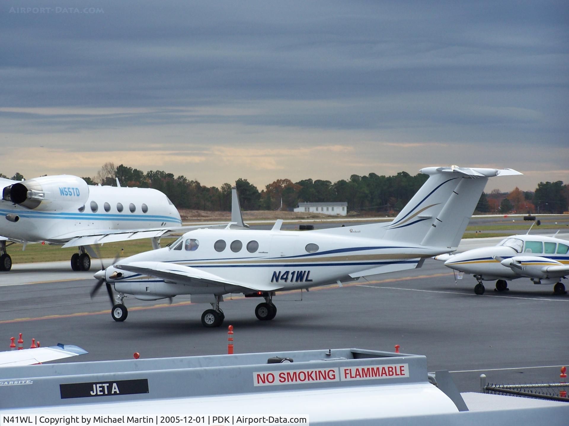 N41WL, 1980 Beech F90 King Air C/N LA-60, Awaiting clearance to 2L