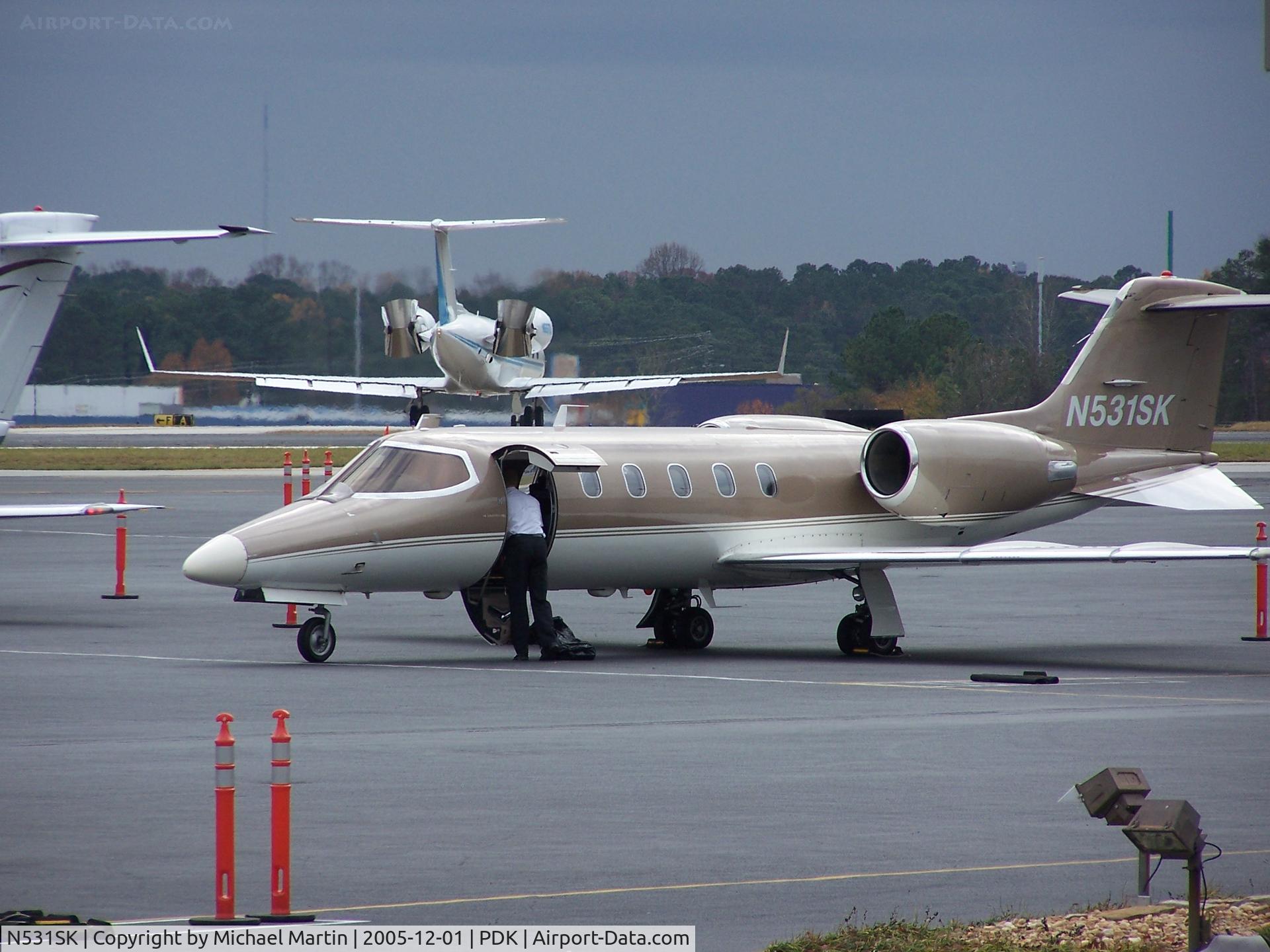 N531SK, 1992 Learjet Inc 31A C/N 043, Pre-flight at Mercury Air Center