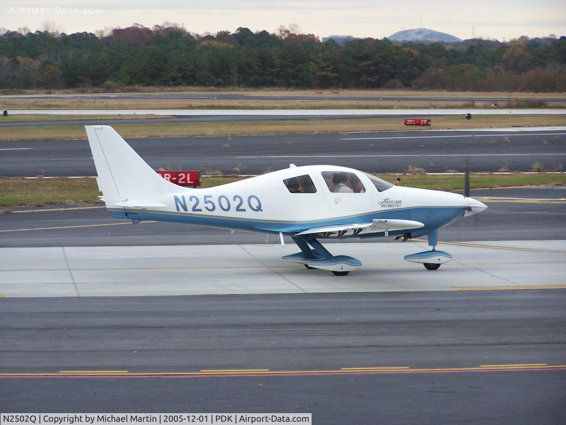 N2502Q, 2005 Lancair LC42-550FG C/N 42076, Lancair Taxing to Runway 2L