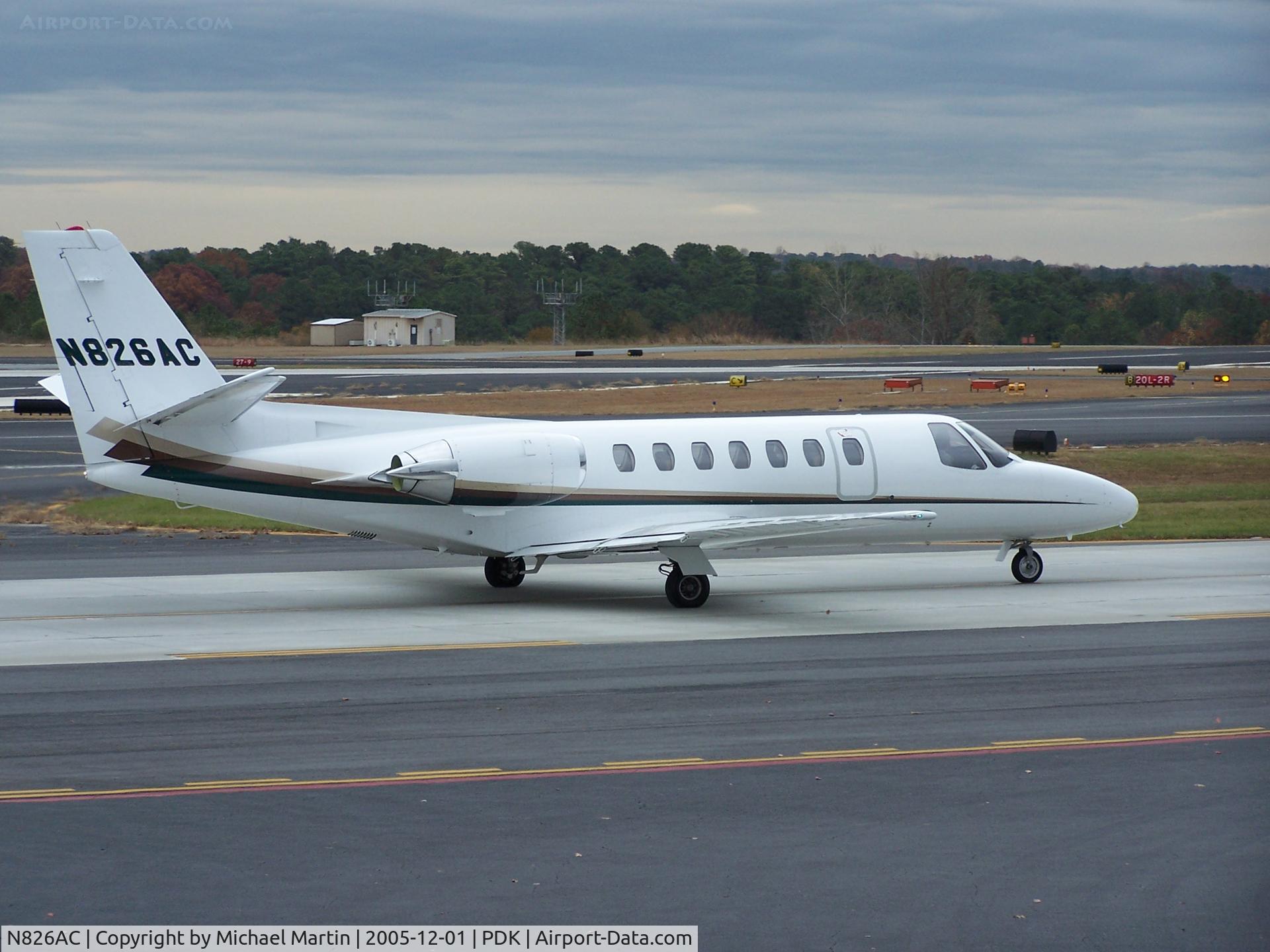N826AC, 1993 Cessna 560 C/N 560-0242, Taxing to Runway 2R