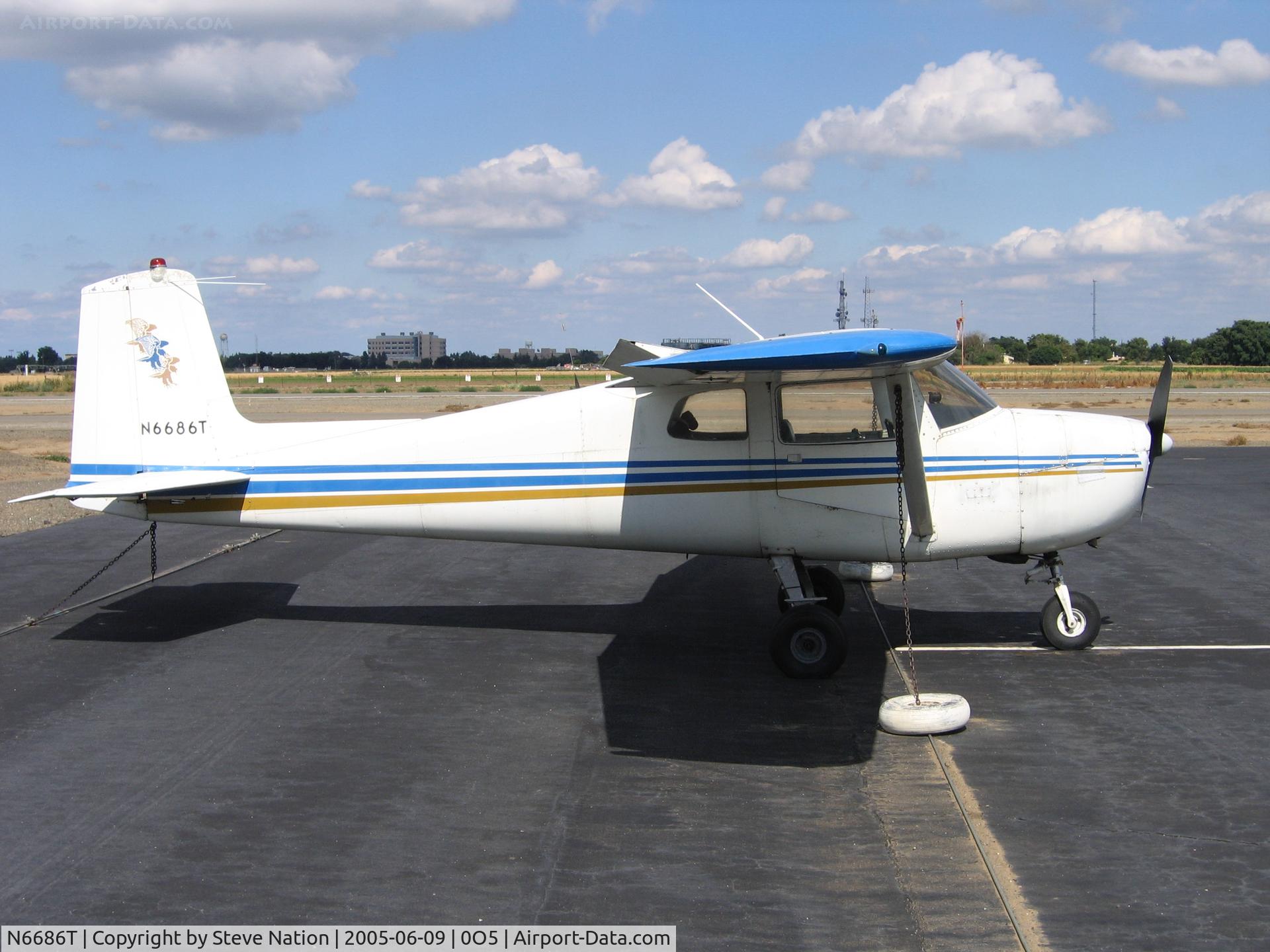 N6686T, 1960 Cessna 150A C/N 15059086, 1960 Cessna 150A at University Airport, Davis, CA