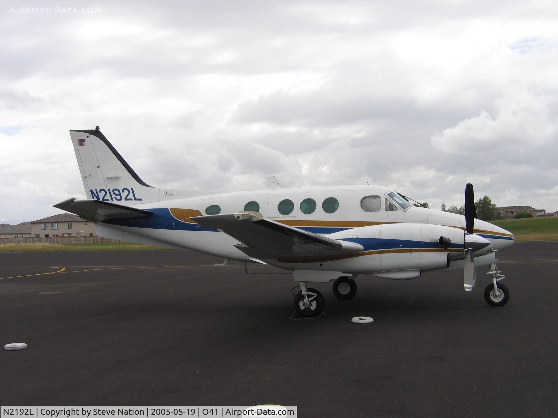 N2192L, 1976 Beech E-90 King Air C/N LW-192, Siller Brothers 1976 Beech E-90 King Air at Woodland-Watts Airport, CA