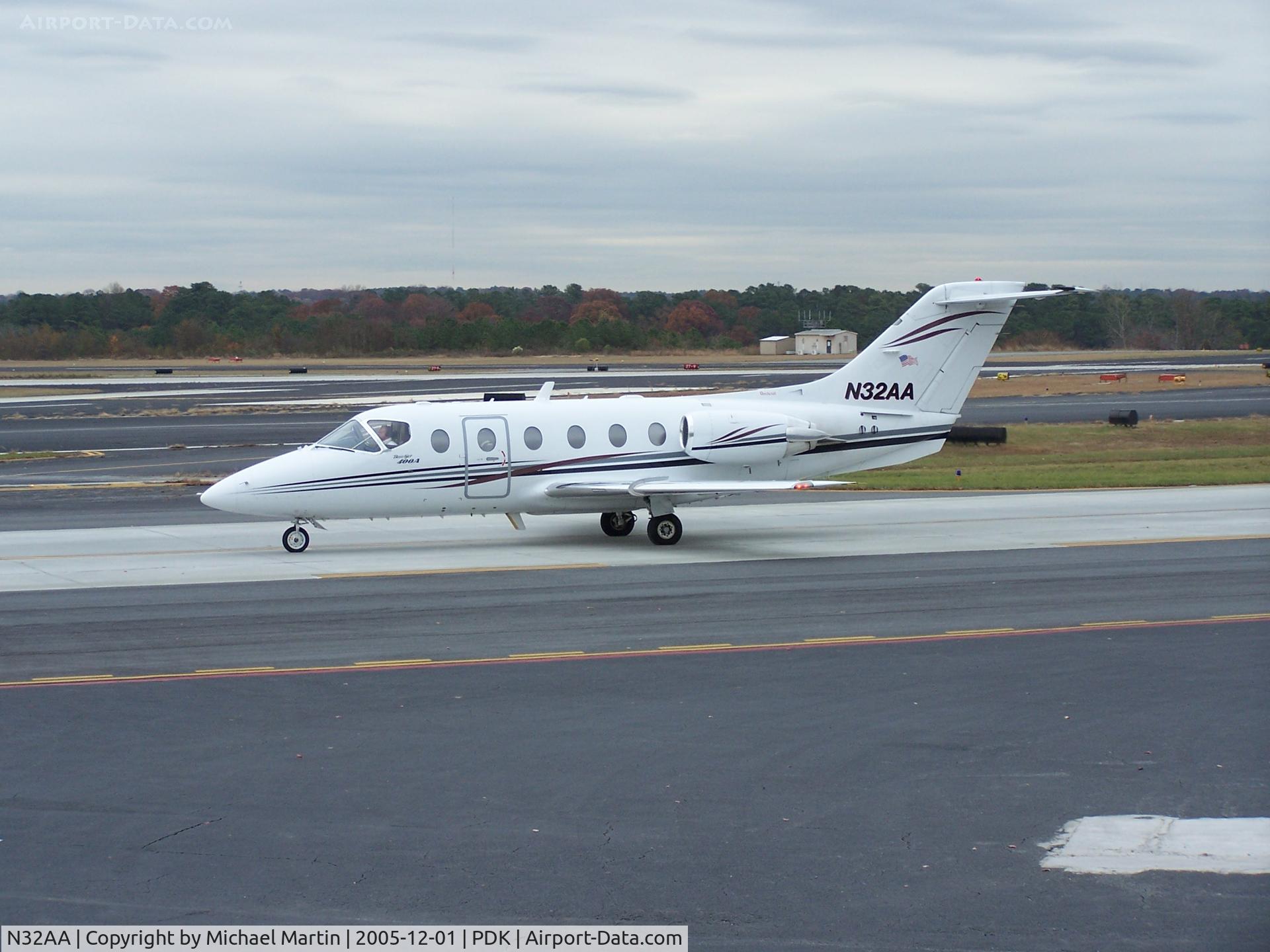 N32AA, 1999 Raytheon Aircraft Company 400A C/N RK-242, Taxing to Runway 20L