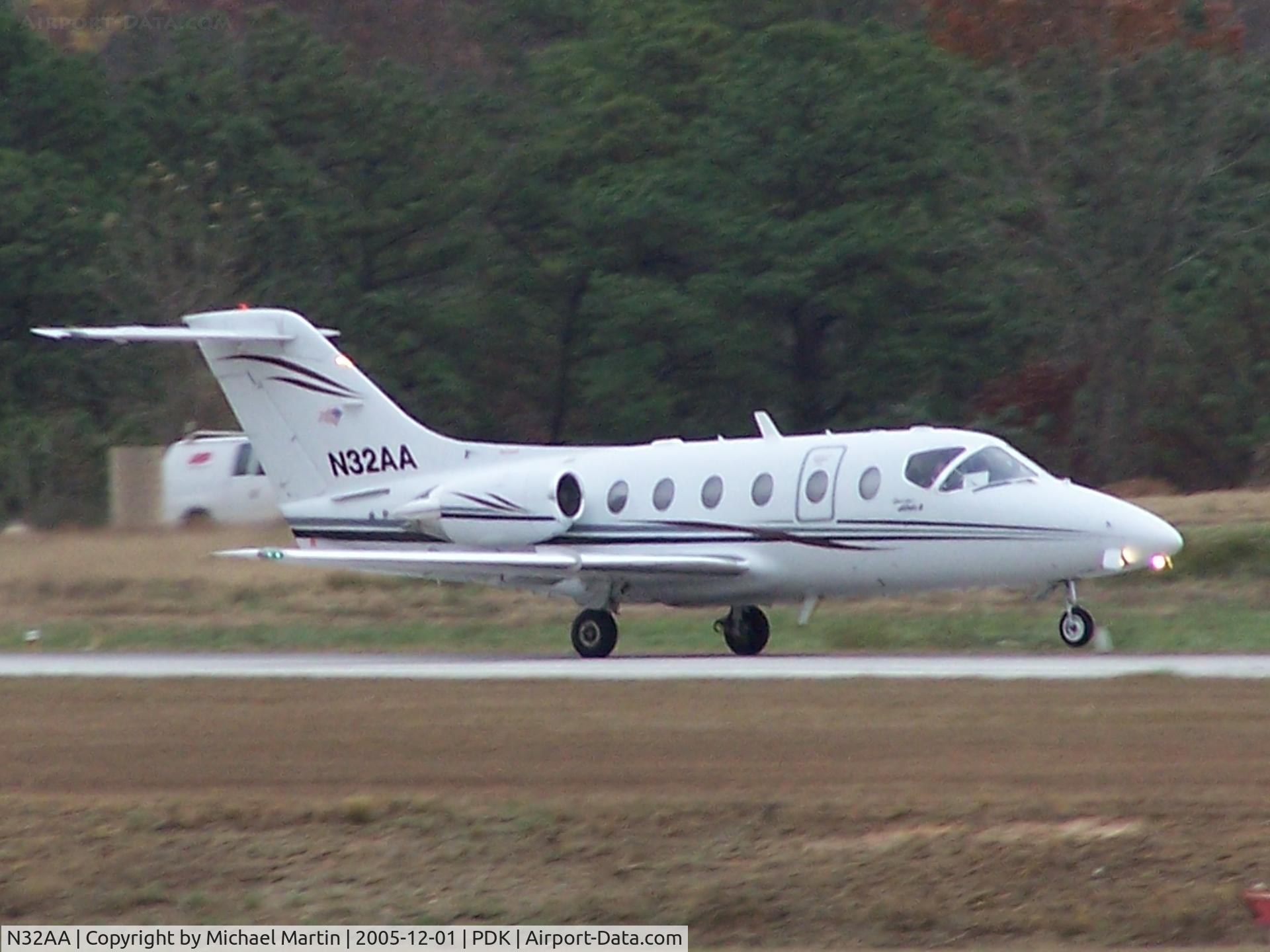 N32AA, 1999 Raytheon Aircraft Company 400A C/N RK-242, Takeoff from 20L