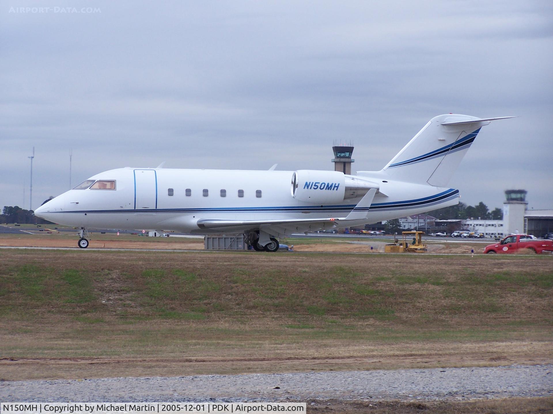 N150MH, 1984 Canadair Challenger 601 (CL-600-2A12) C/N 3021, Awaiting turn for 20L