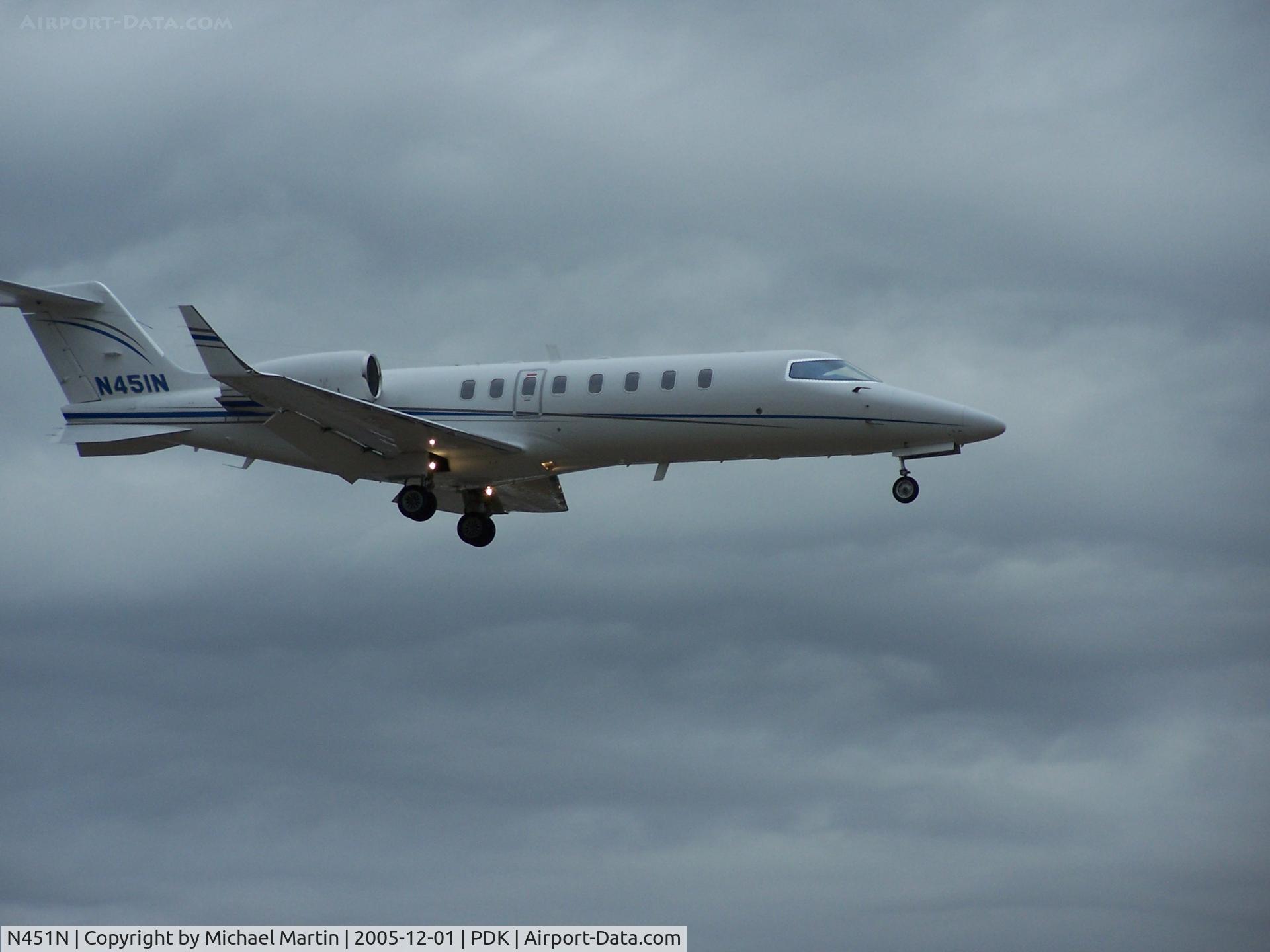N451N, Learjet Inc 45 C/N 230, On final for 20L