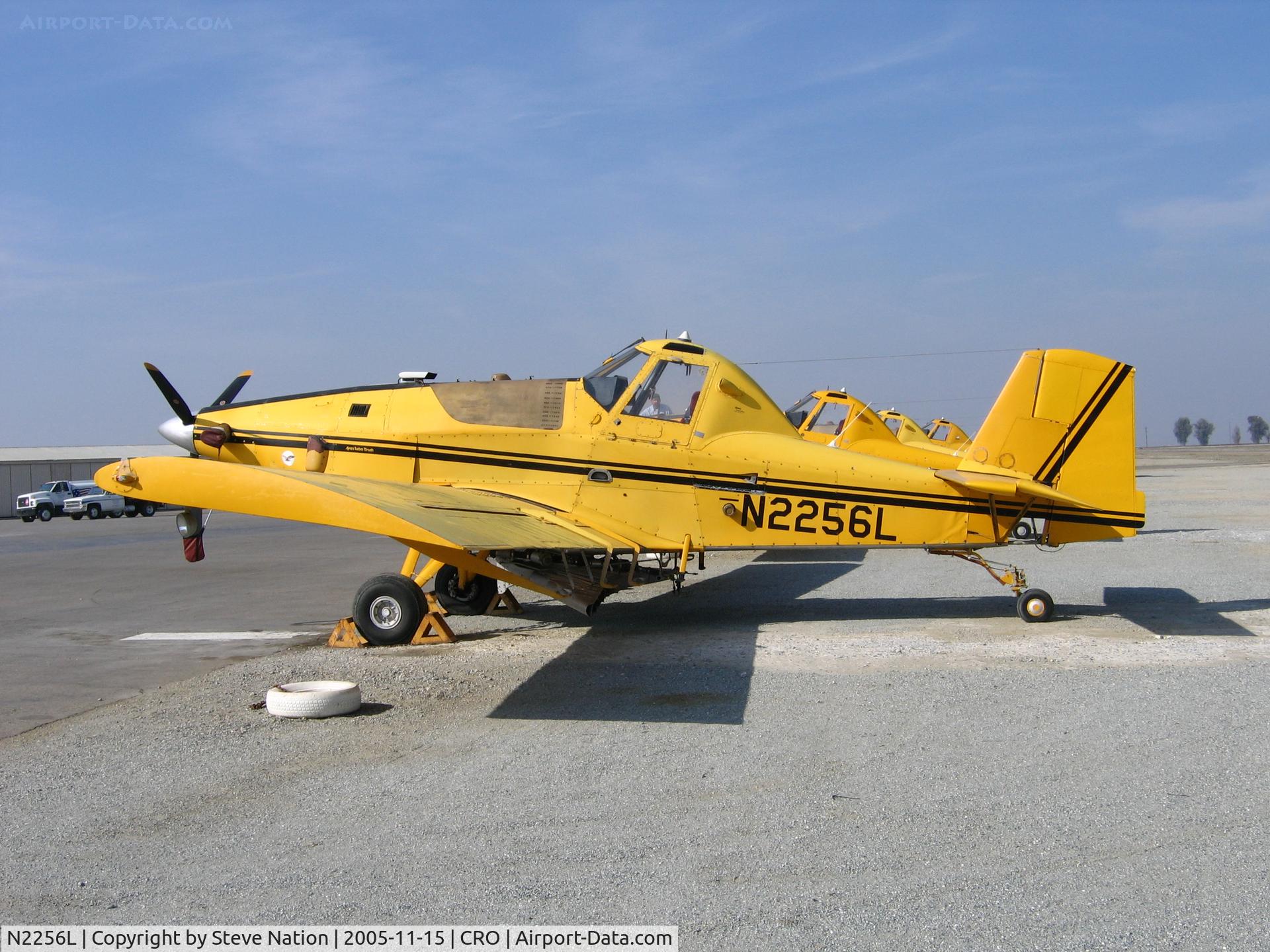 N2256L, 1997 Ayres S2R-T34 Thrush C/N T34-232, Lakeland Dusters 1997 Ayres S2R-T34 (as duster) near Corcoran, CA