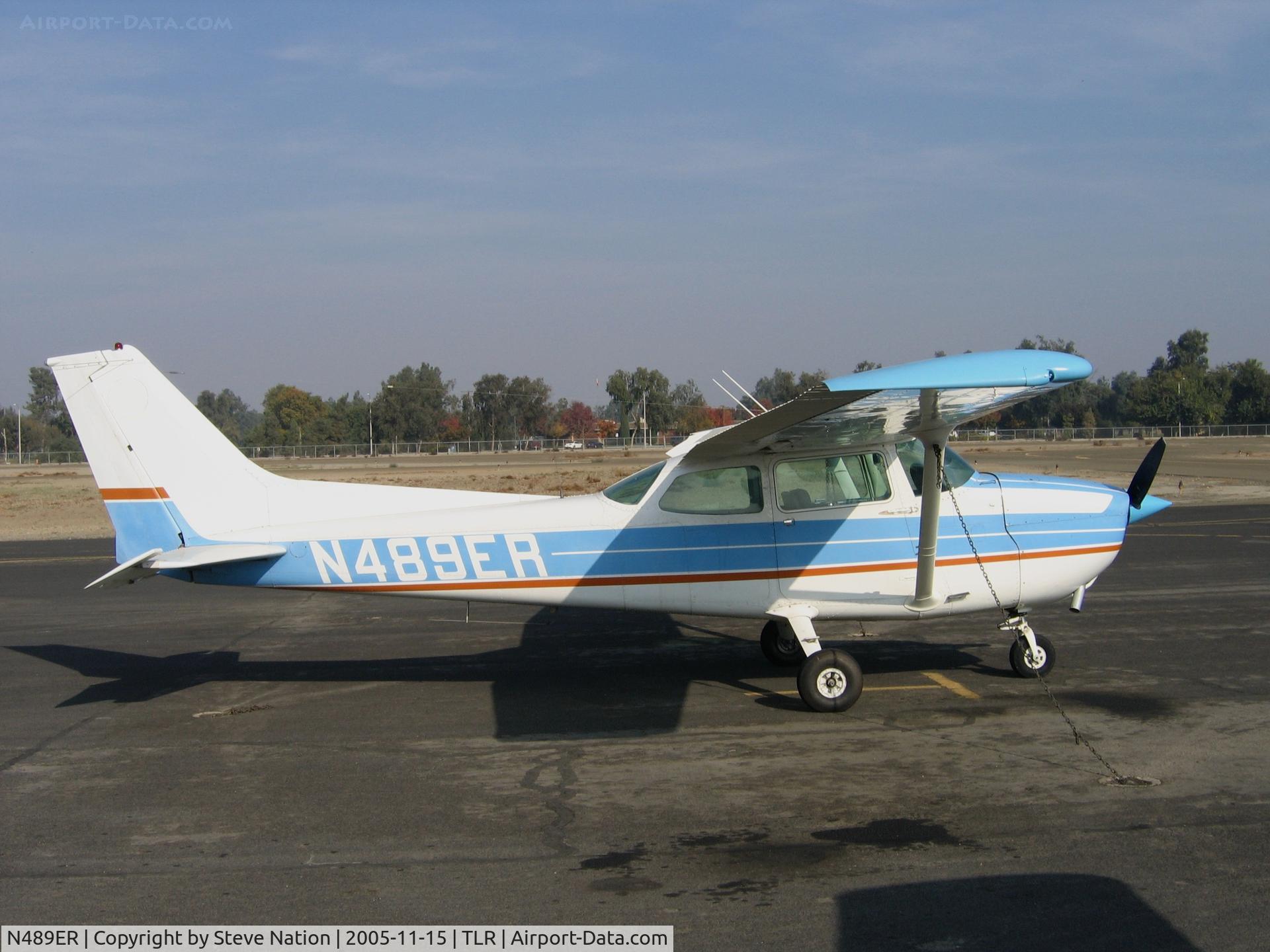 N489ER, 1978 Cessna 172N C/N 17272083, 1978 Cessna 172N at Mefford Field, Tulare, CA