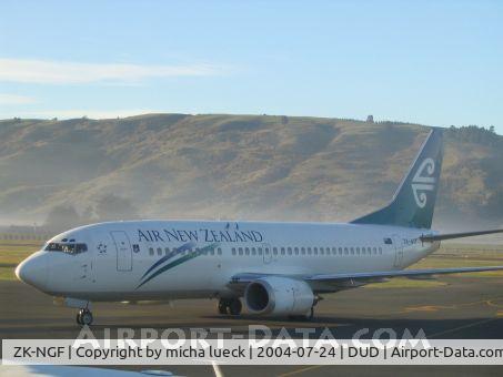 ZK-NGF, 1998 Boeing 737-3U3 C/N 28734, Early morning in Dunedin