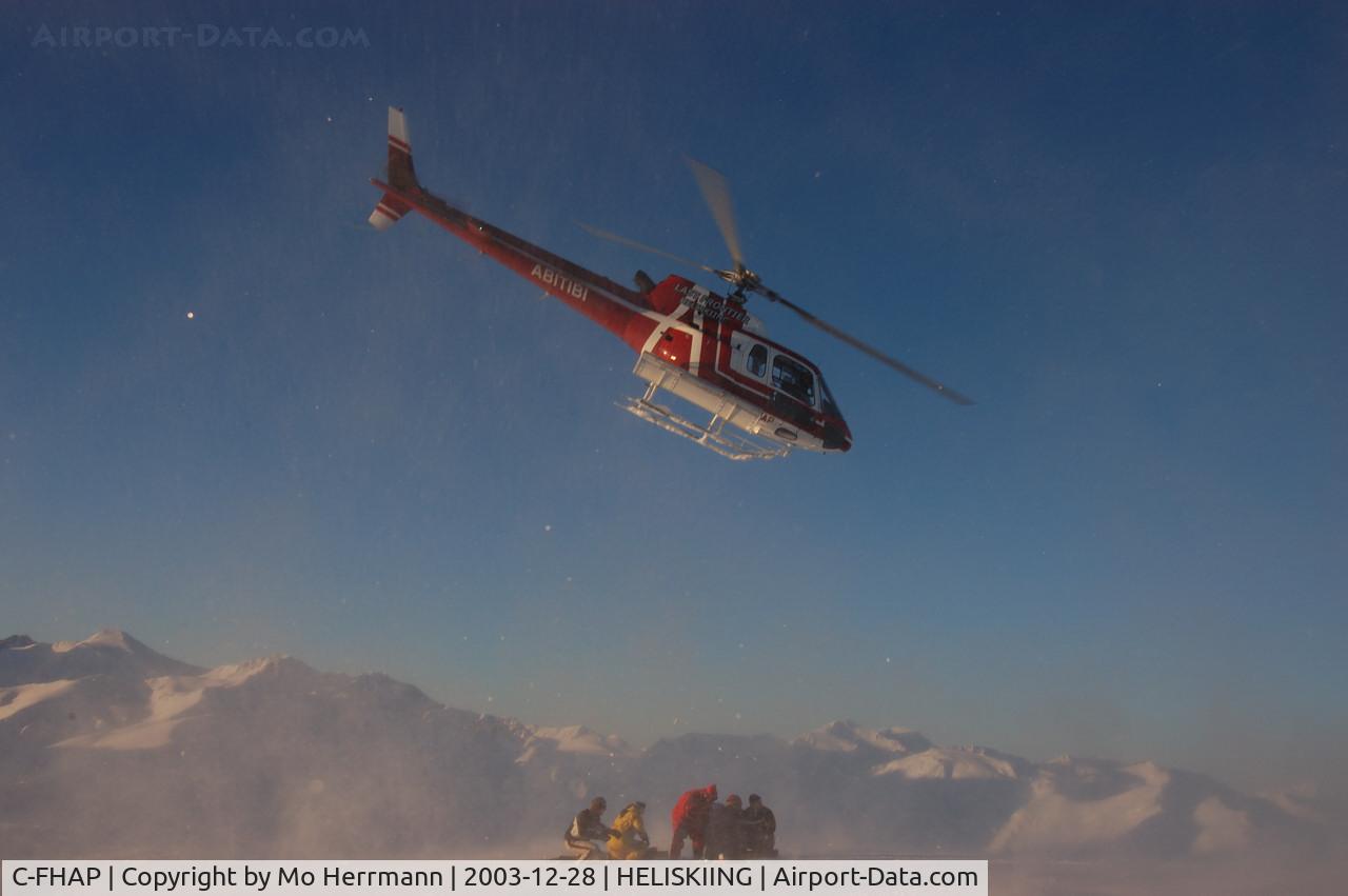 C-FHAP, 2000 Aerospatiale AS-350B Ecureuil C/N 3292, Last Frontier Heliskiing, B.C. / lift-off from 