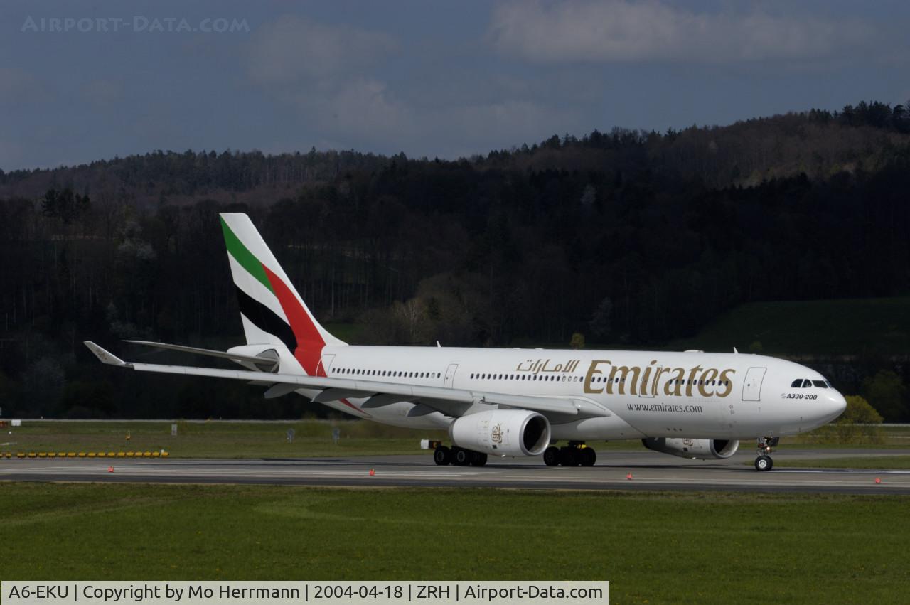 A6-EKU, 1999 Airbus A330-243 C/N 295, A330 Emirates at Zurich