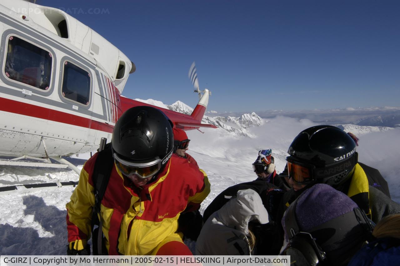 C-GIRZ, 1974 Bell 212, c/n 30622, Heliskiing in Revelstoke