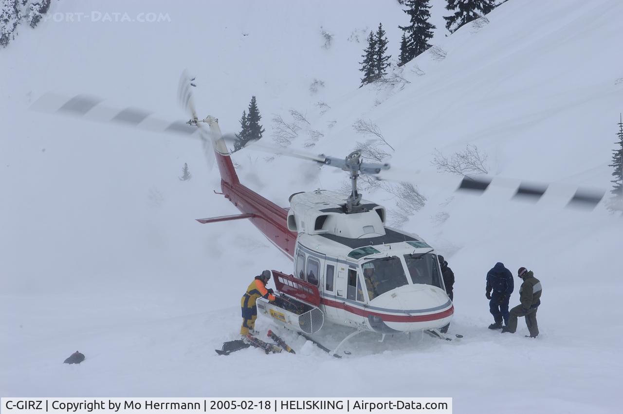 C-GIRZ, 1974 Bell 212 C/N 30622, Heliskiing